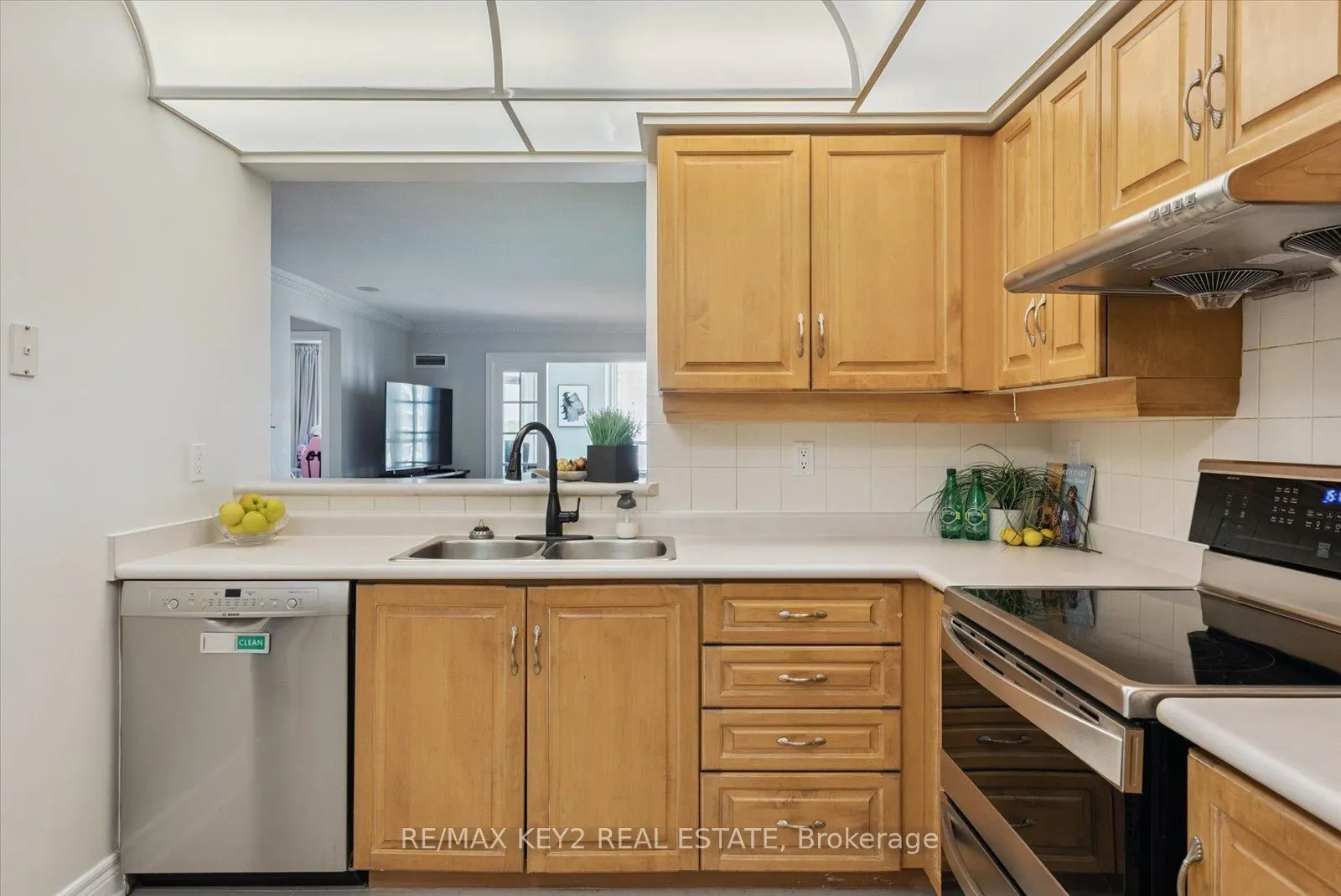 138 Bonis Avenue, #1116