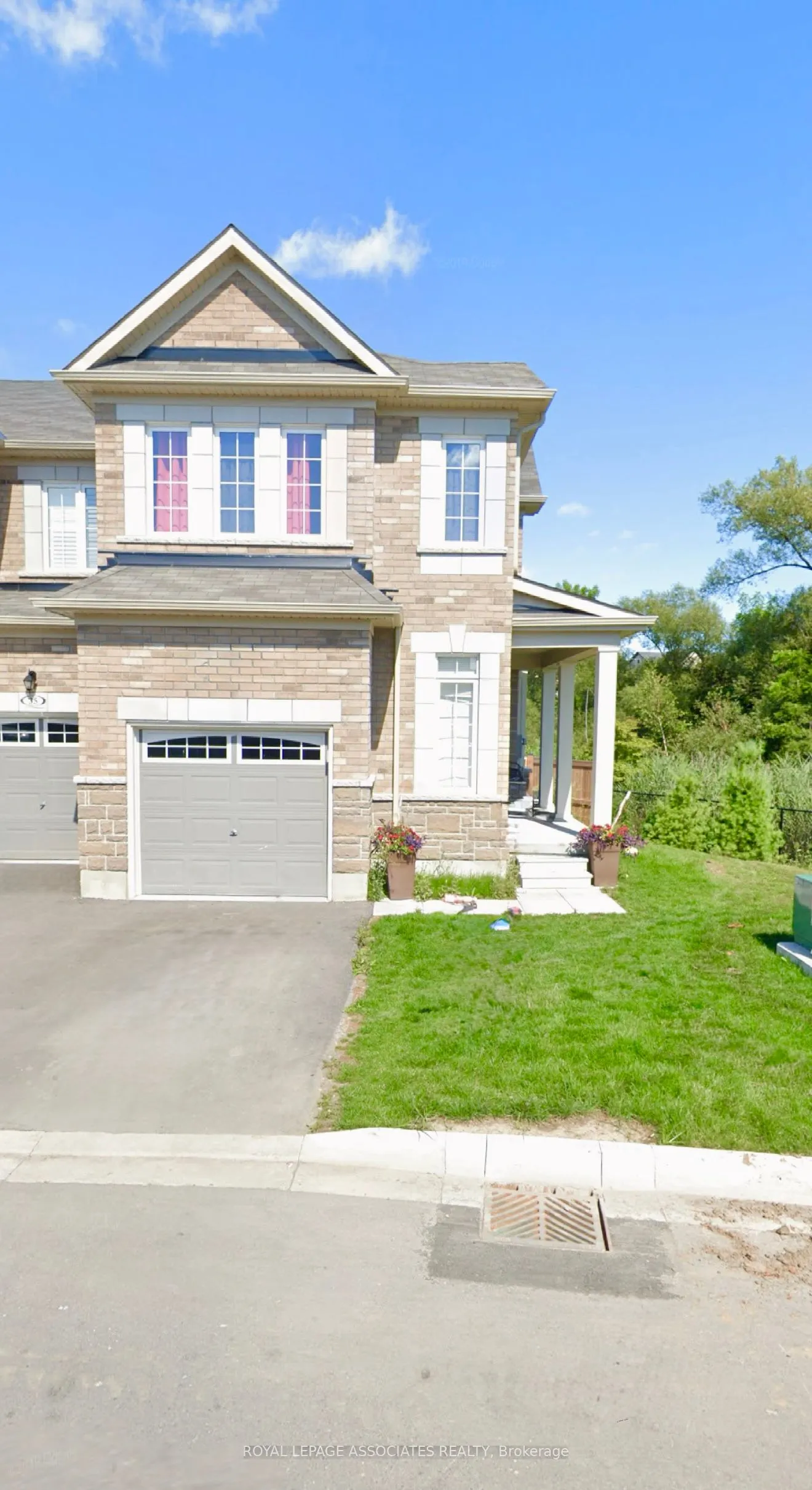 33 Keenlyside Lane