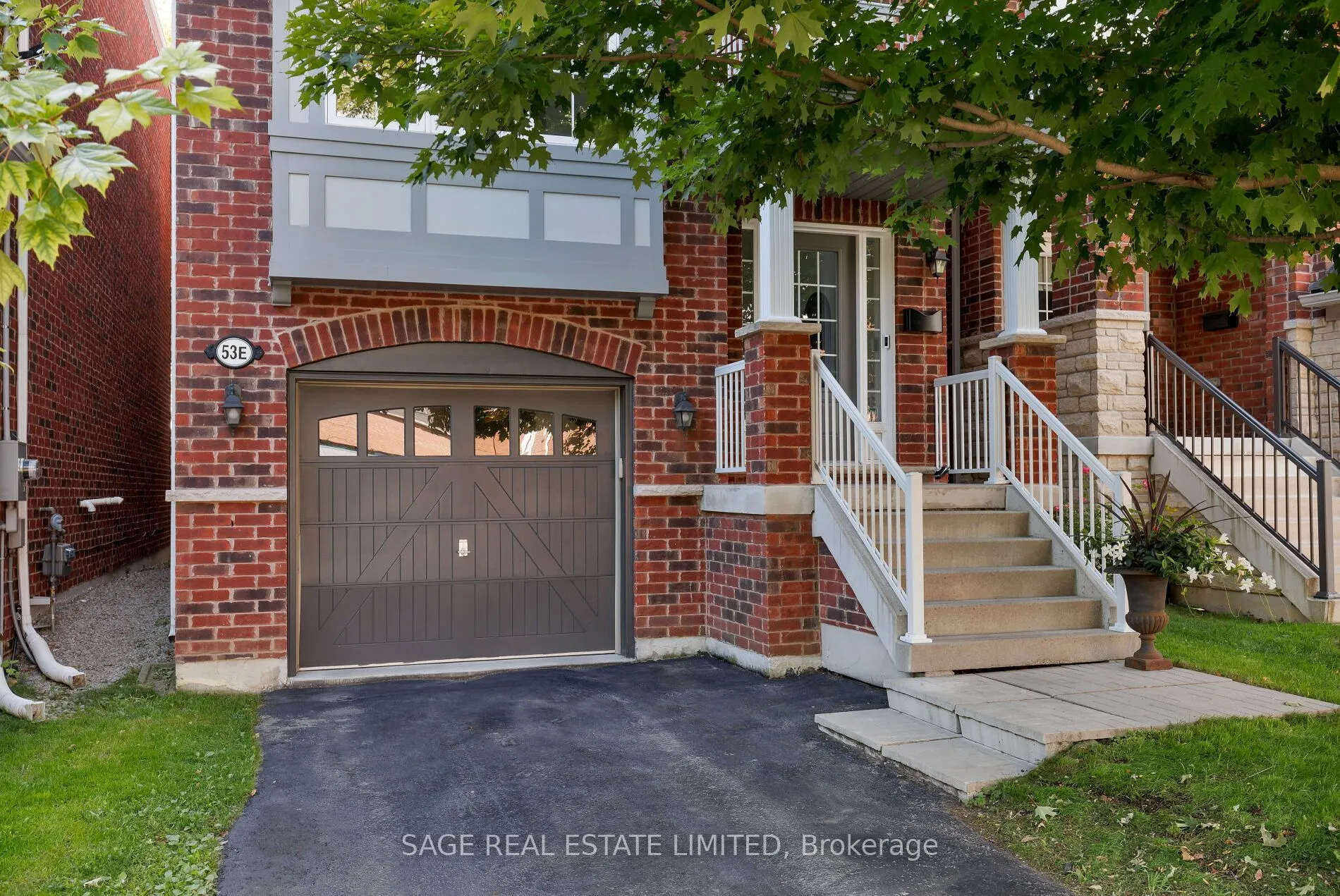 53E Dentonia Park Avenue