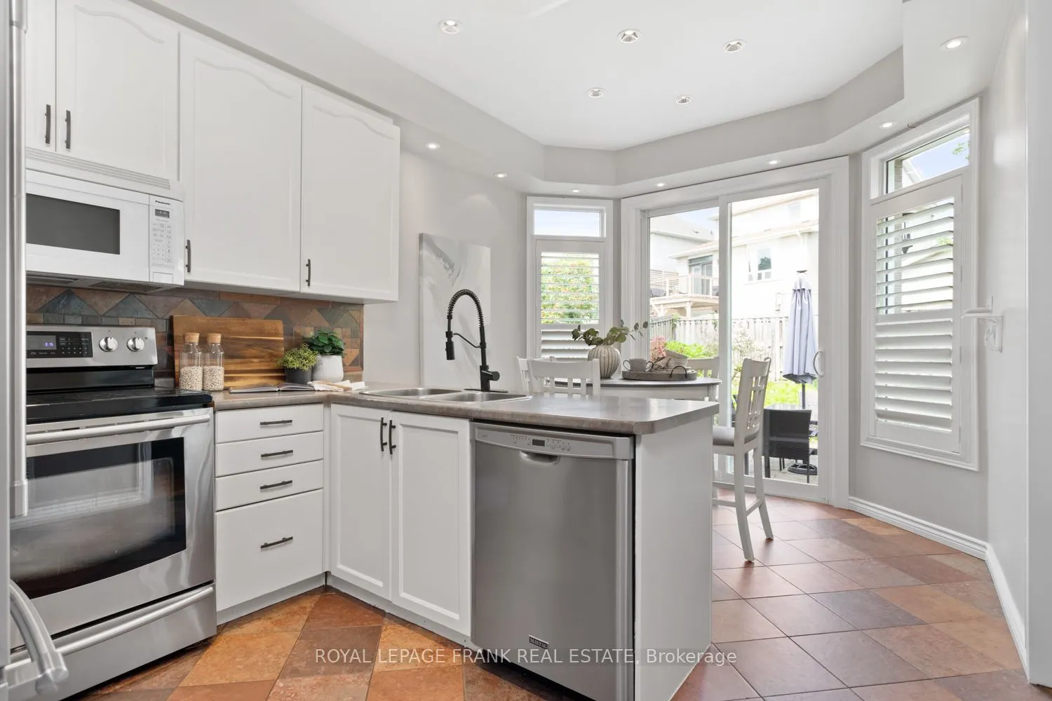 1089 Timberland Crescent