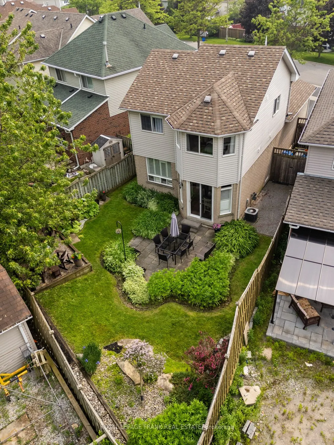 1089 Timberland Crescent