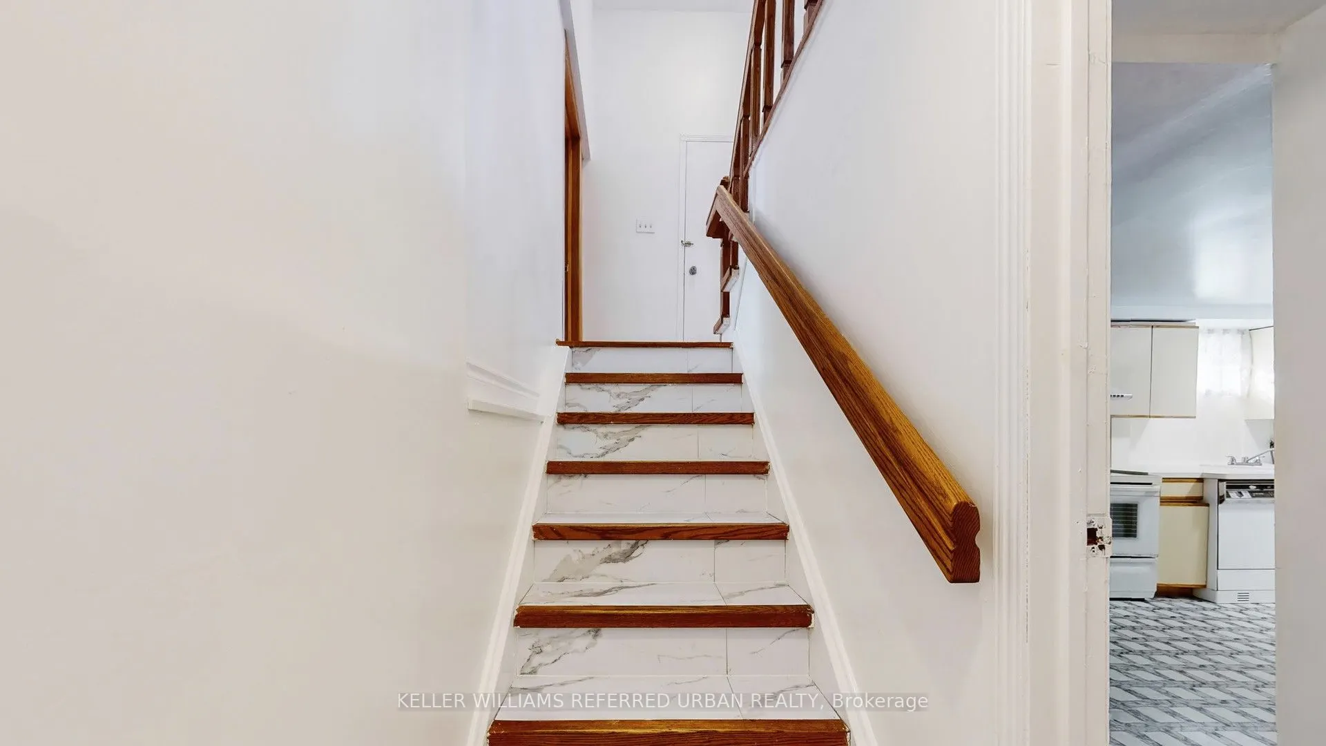 15 Thistlewaite Crescent