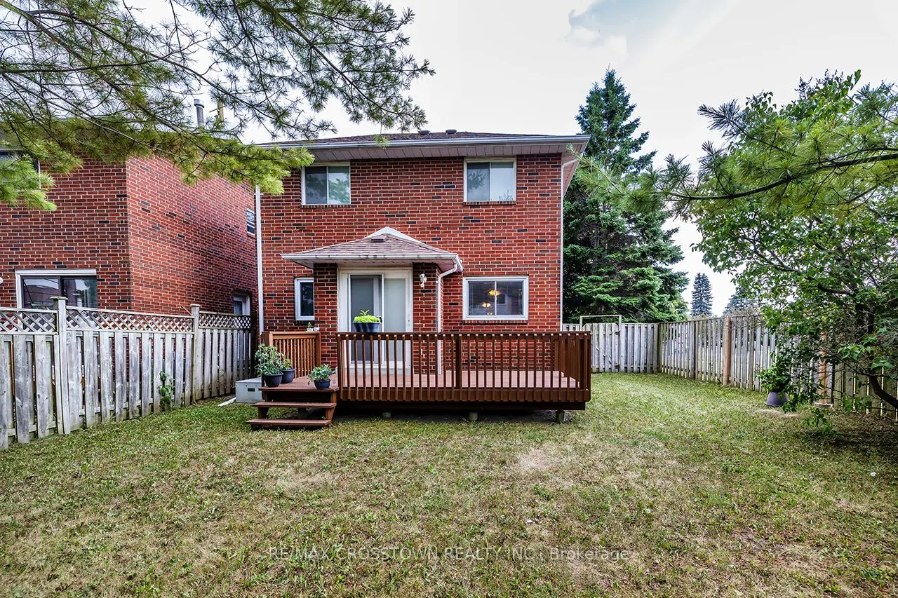 44 Hewitt Crescent