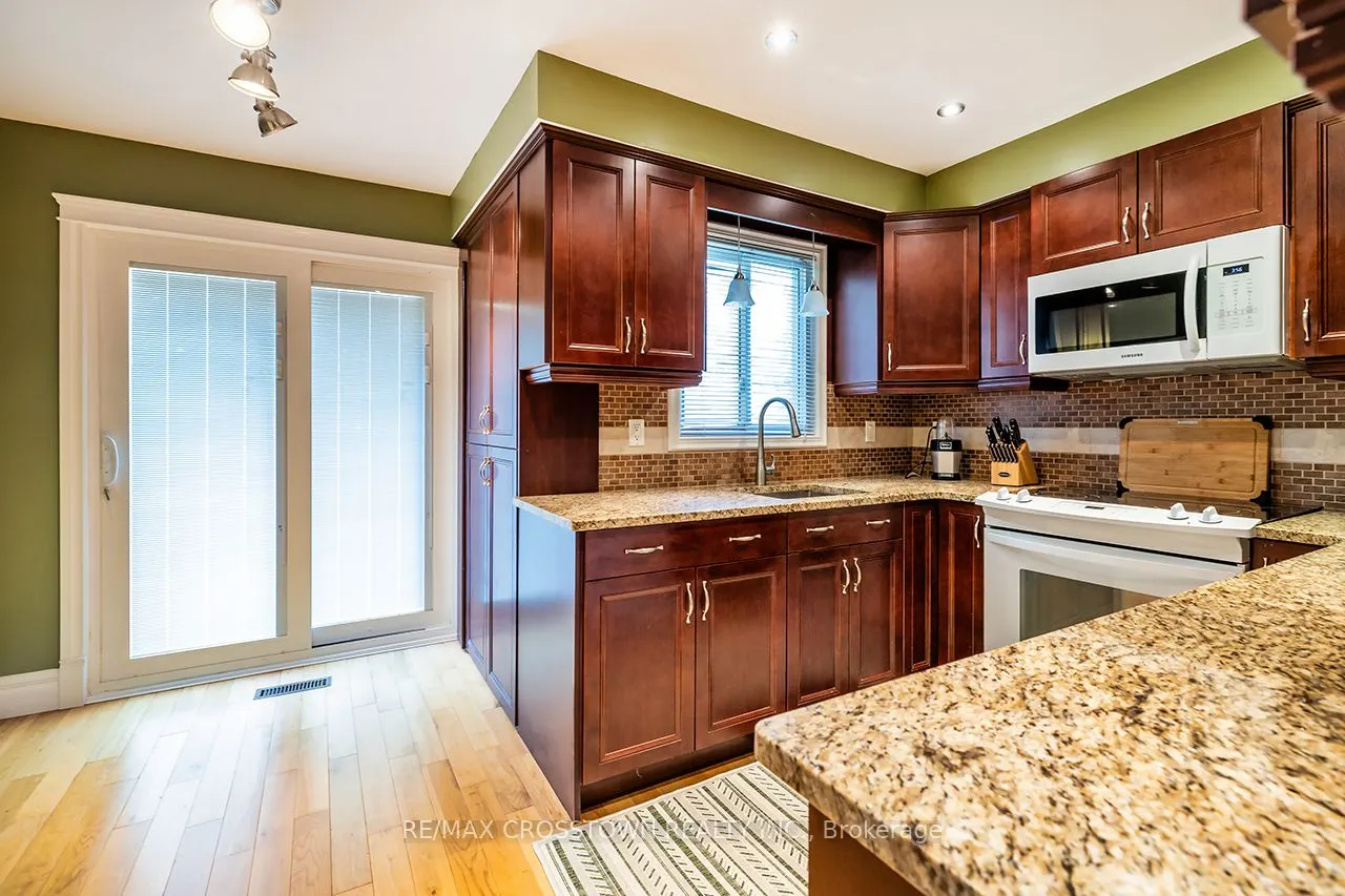 44 Hewitt Crescent