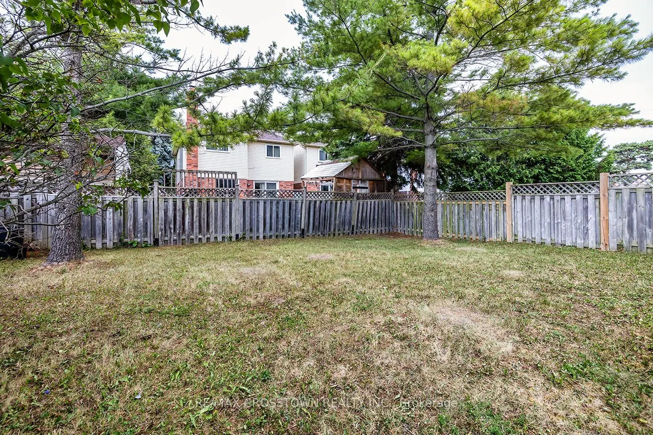 44 Hewitt Crescent