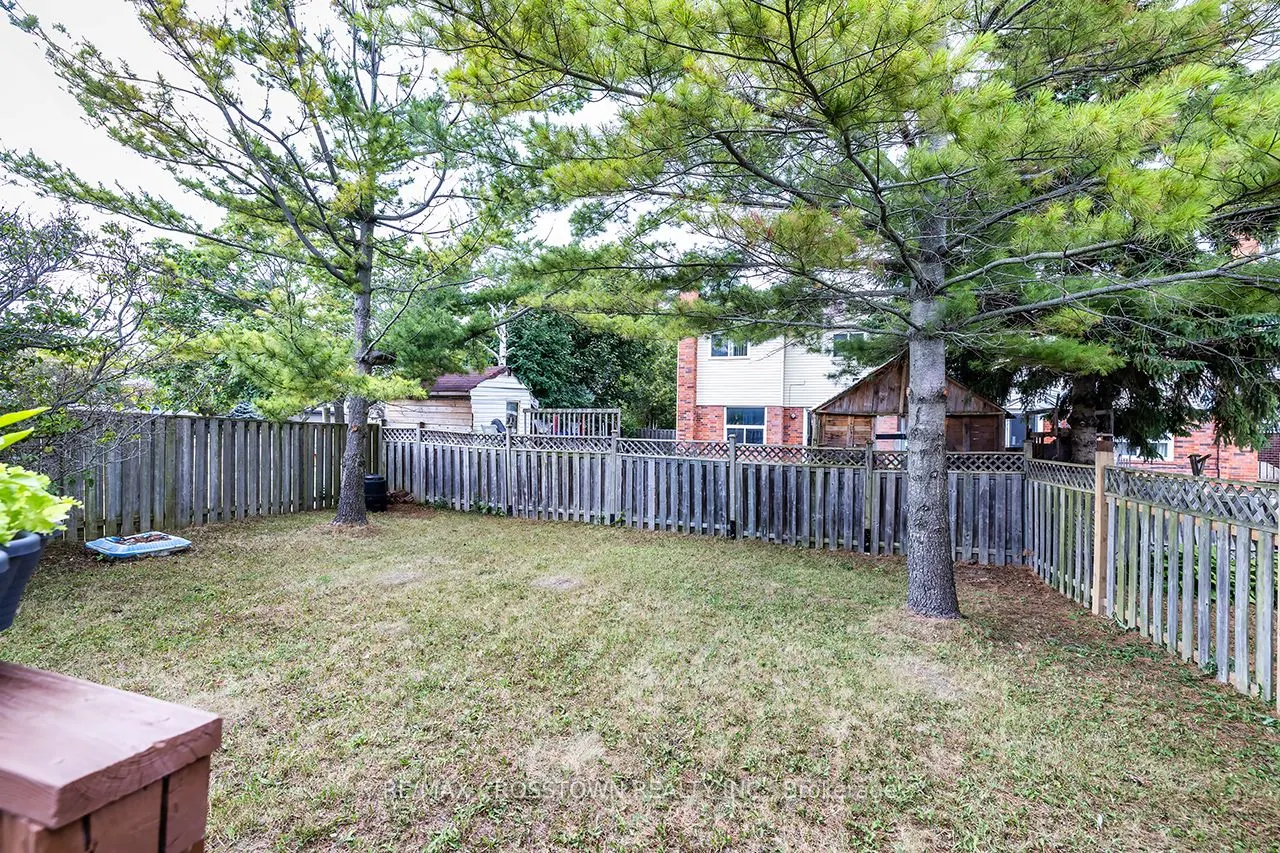 44 Hewitt Crescent