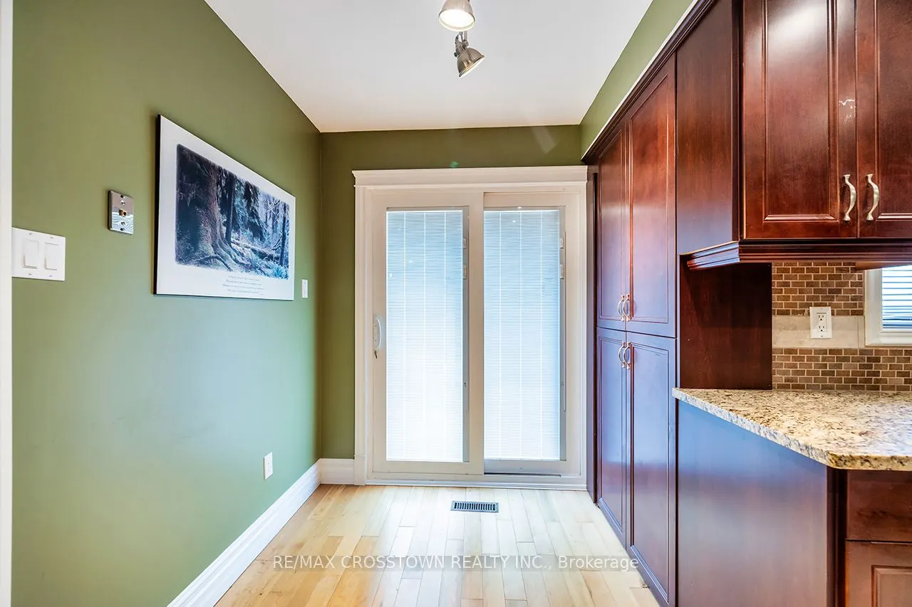 44 Hewitt Crescent
