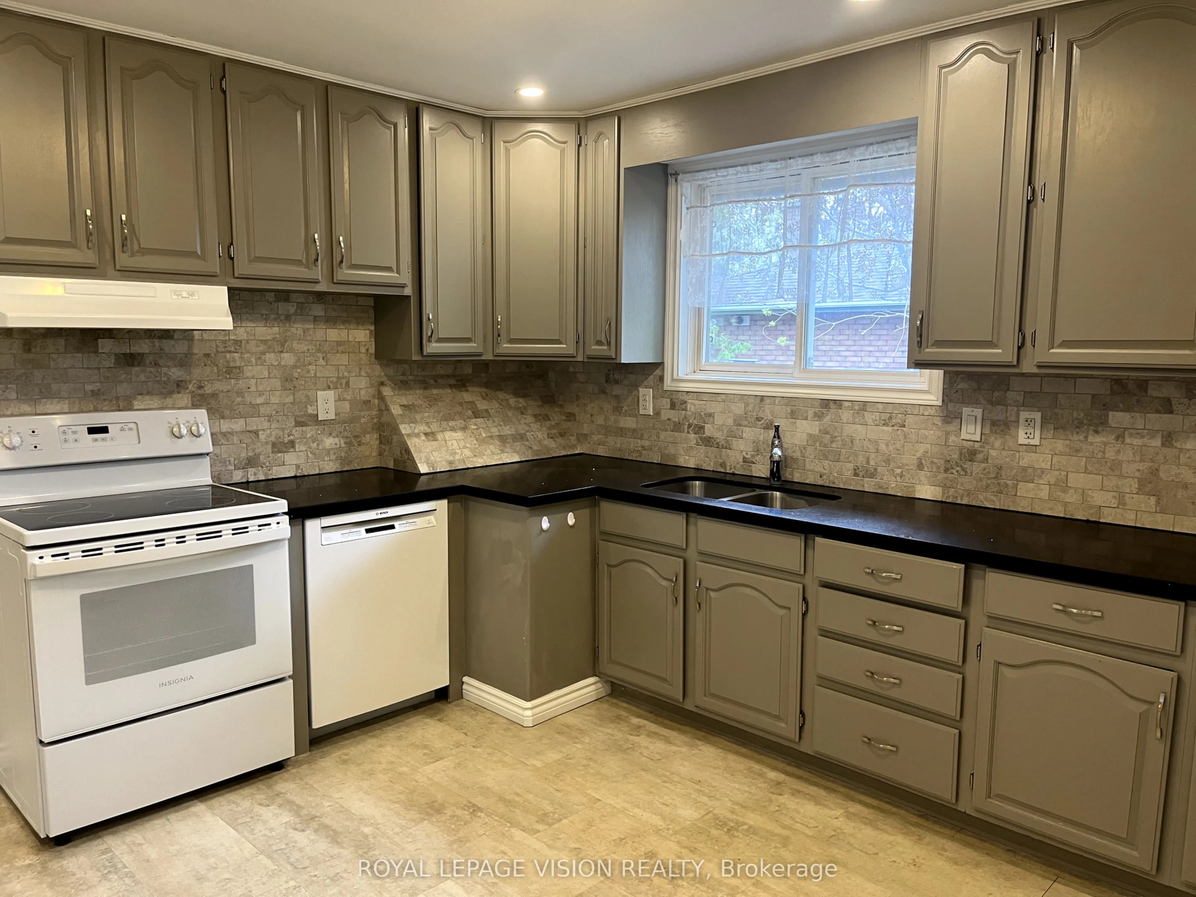 784 Olive Avenue, #Main Floor