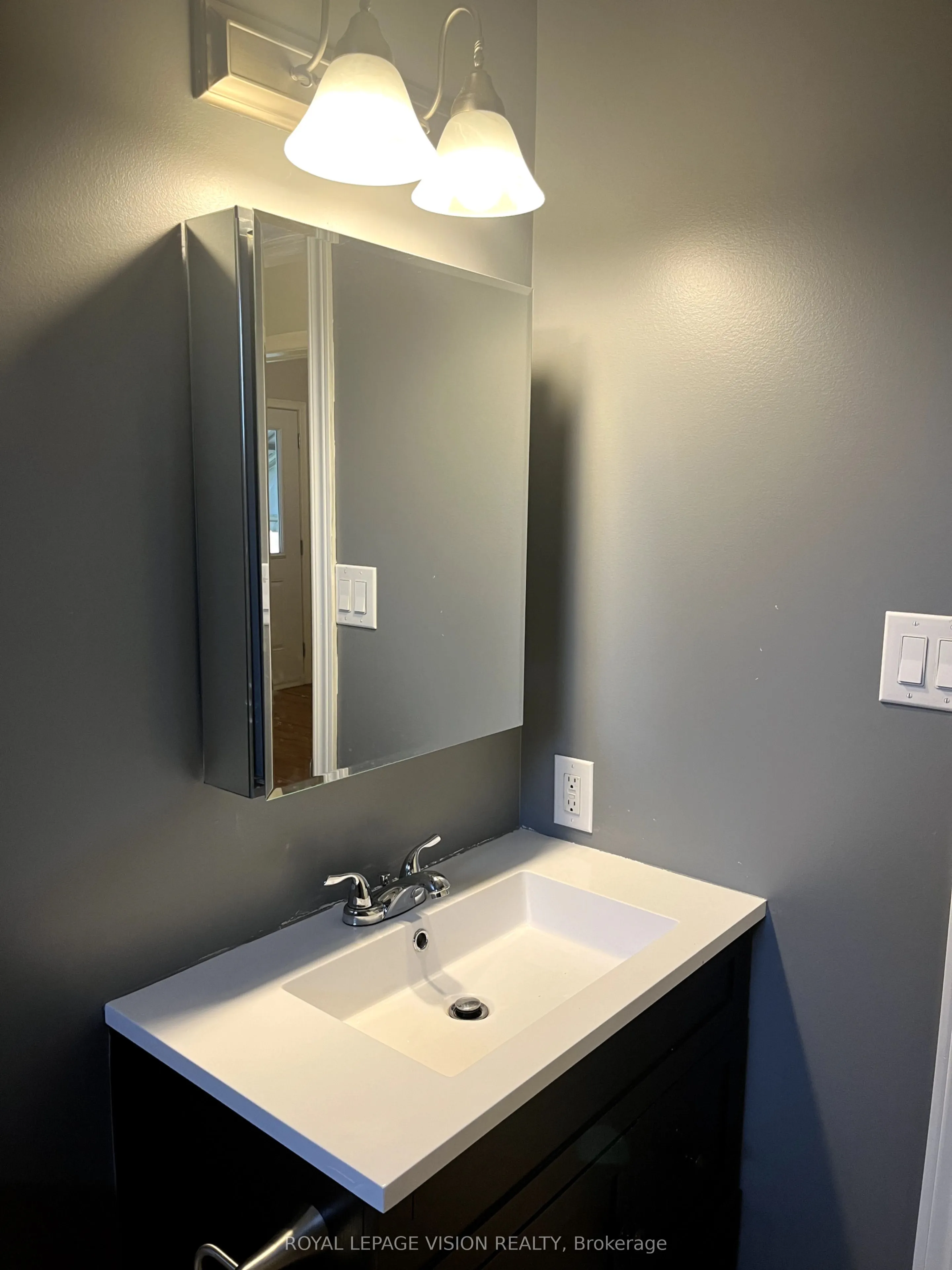 784 Olive Avenue, #Main Floor