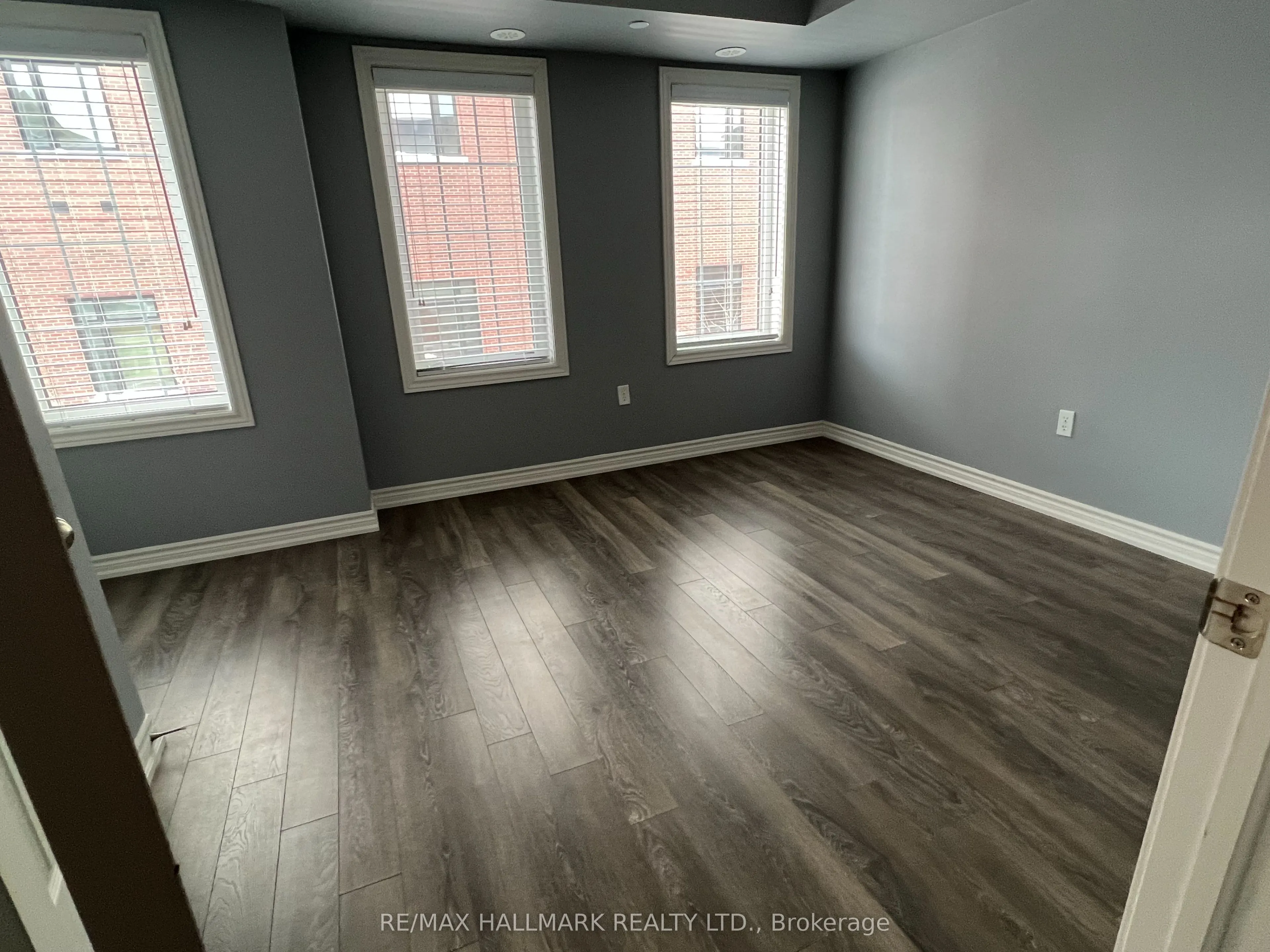2486 Rosedrop Path