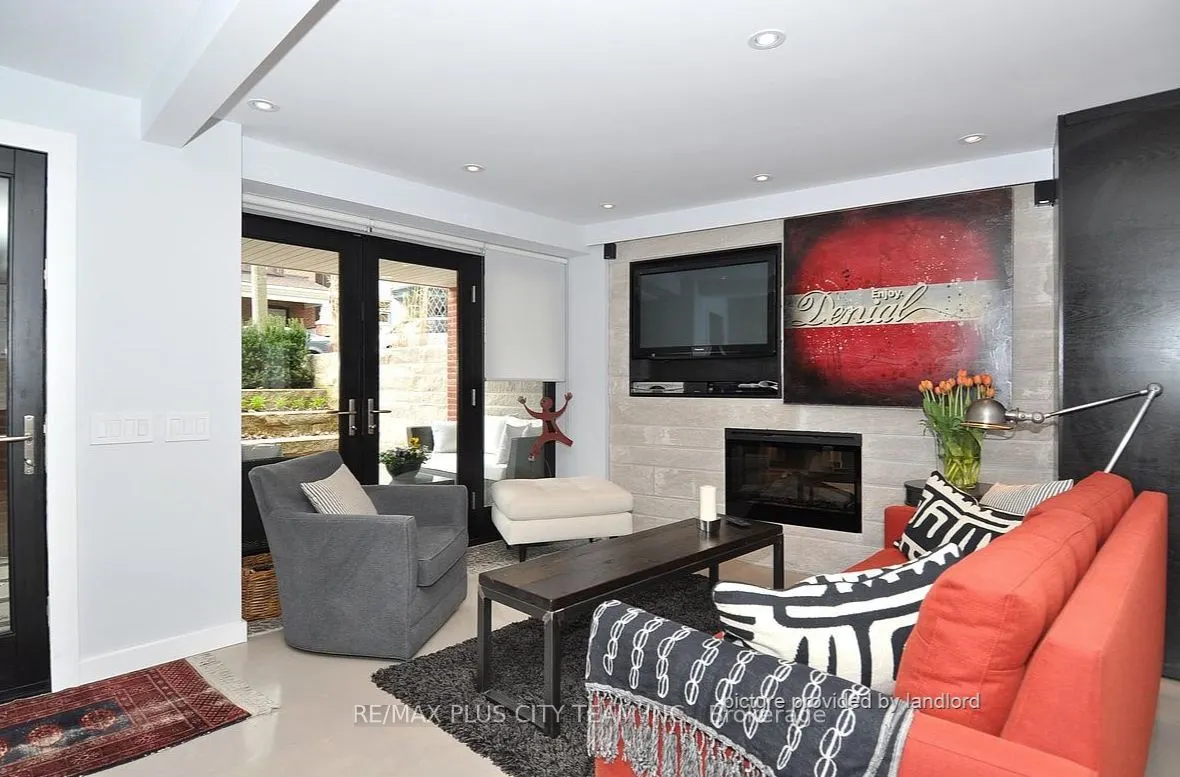 37 Fernwood Park Avenue, #1
