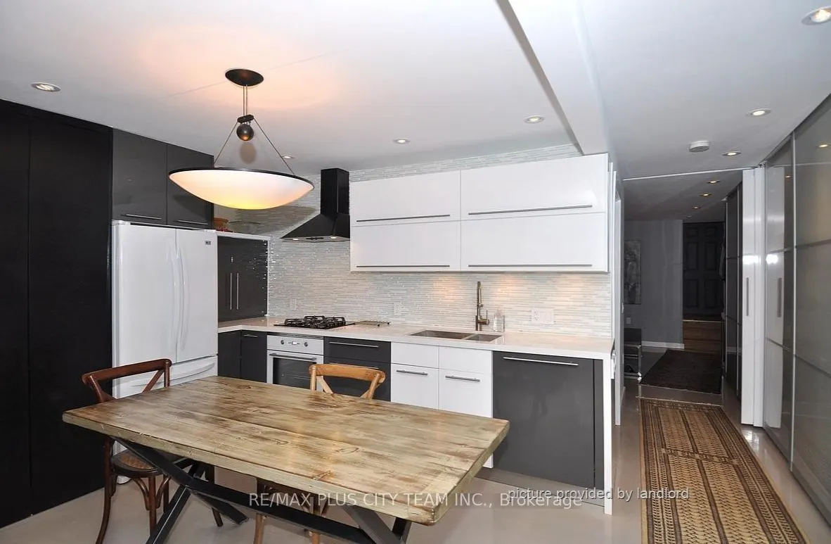 37 Fernwood Park Avenue, #1