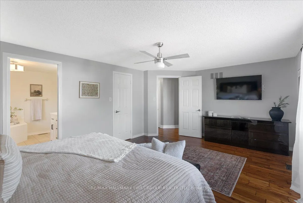 536 Woodmount Crescent