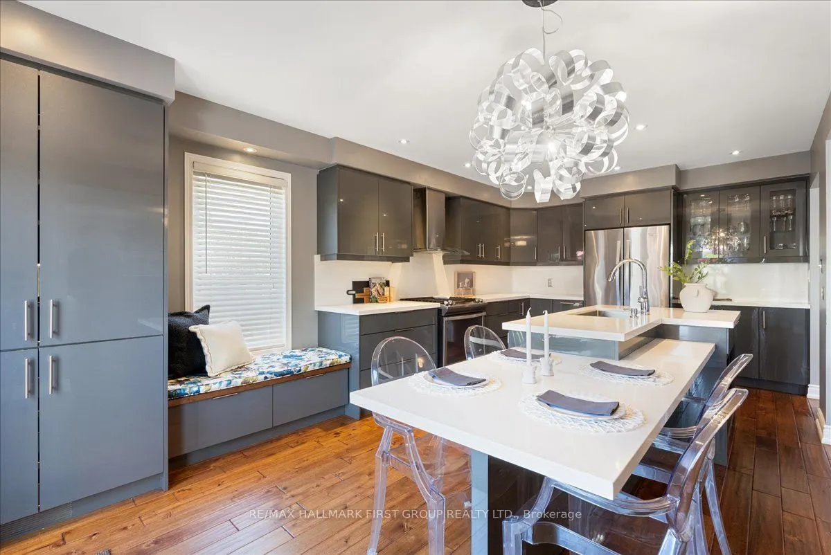 536 Woodmount Crescent