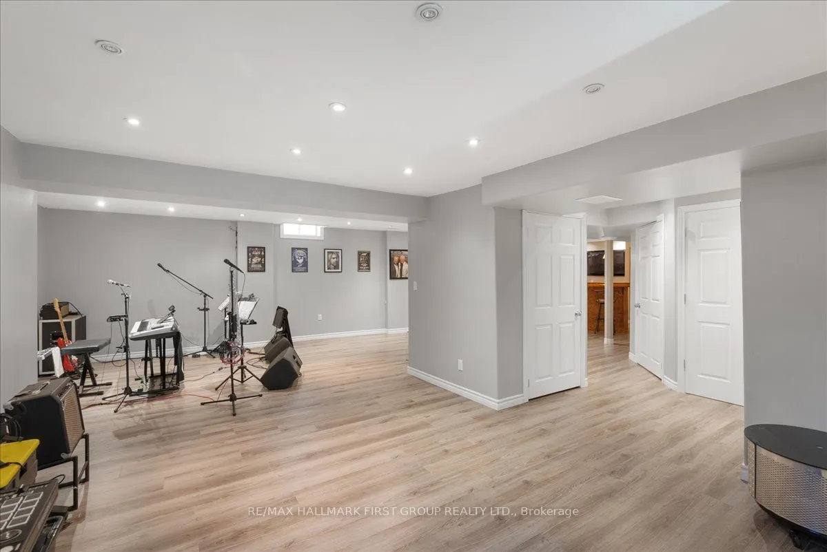 536 Woodmount Crescent