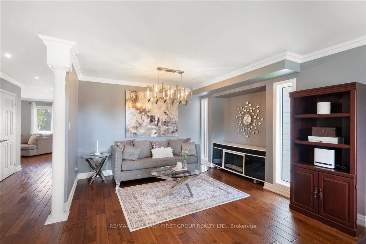 536 Woodmount Crescent