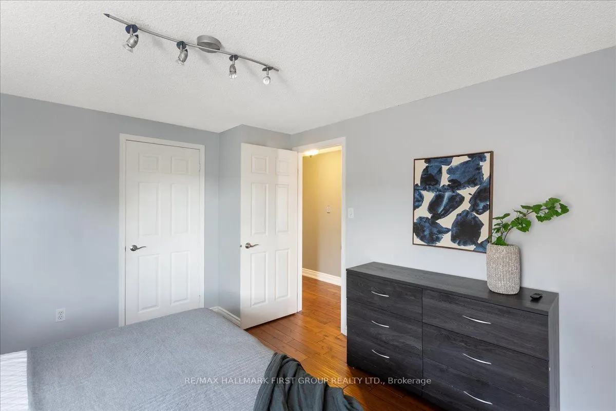 536 Woodmount Crescent