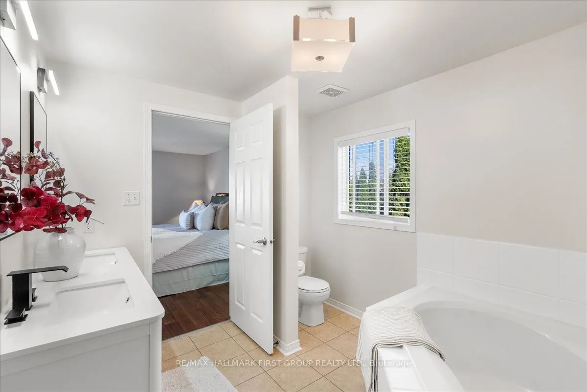 536 Woodmount Crescent