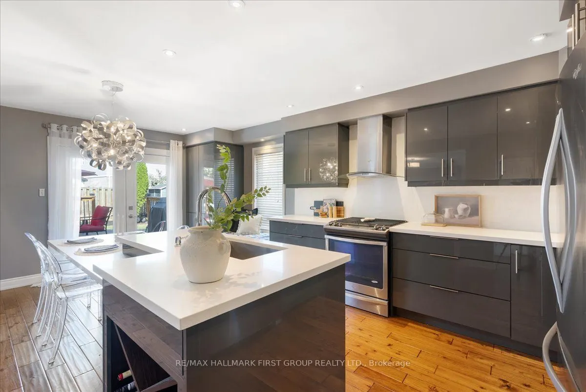 536 Woodmount Crescent