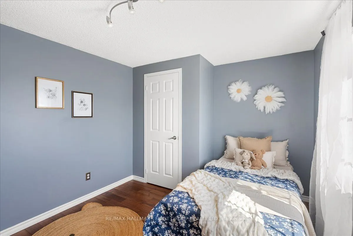536 Woodmount Crescent