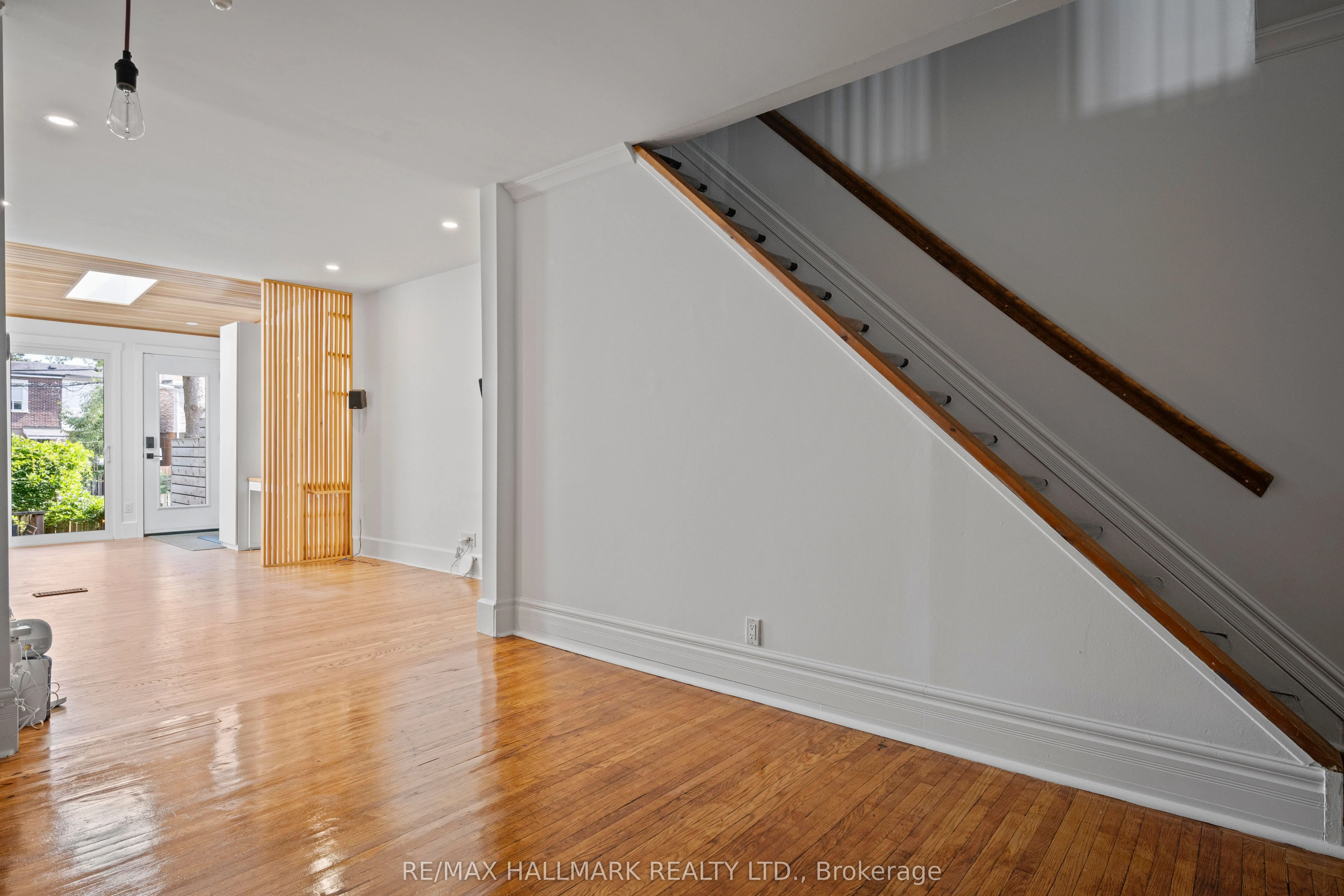 639 Rhodes Avenue
