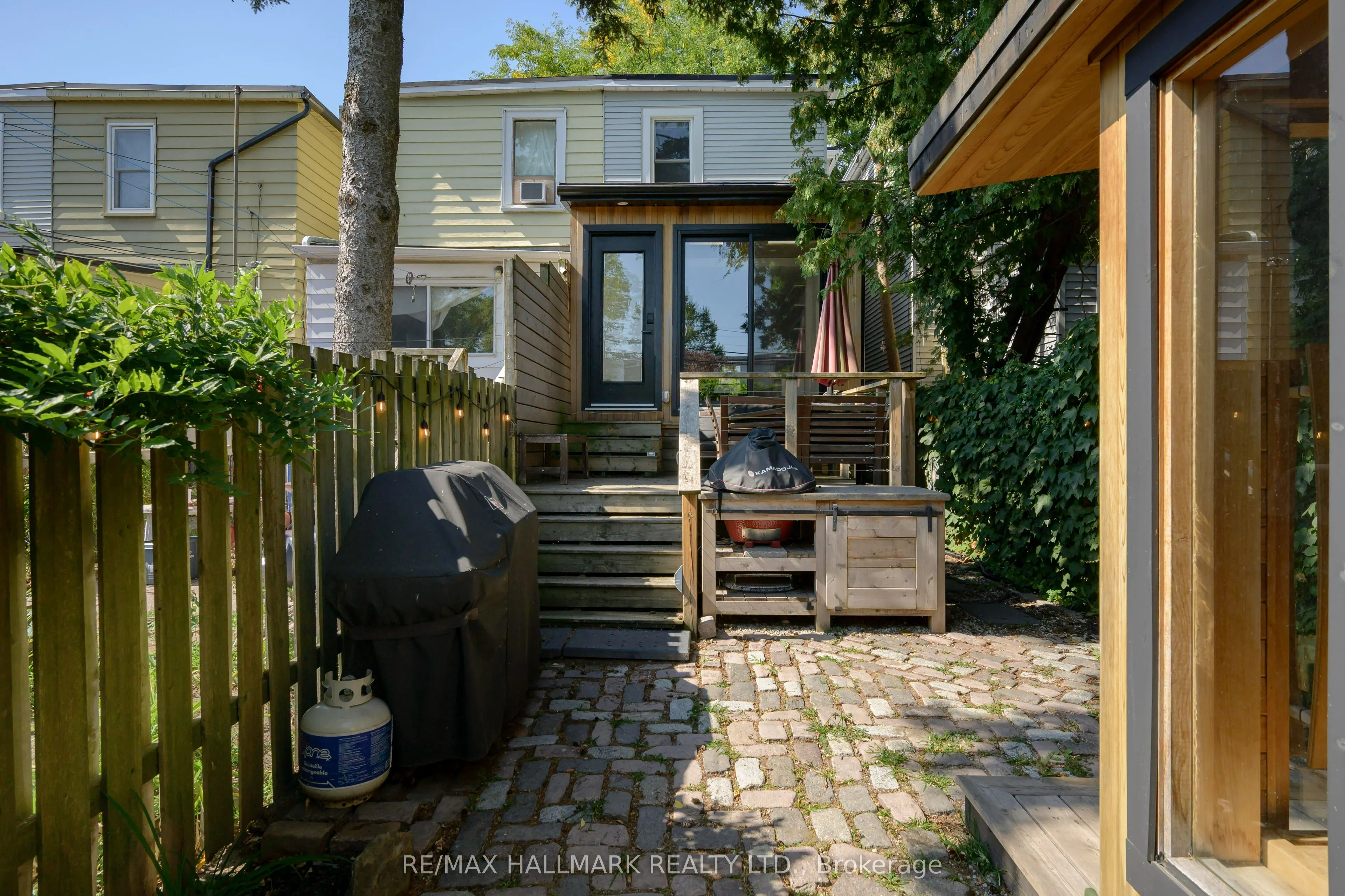 639 Rhodes Avenue