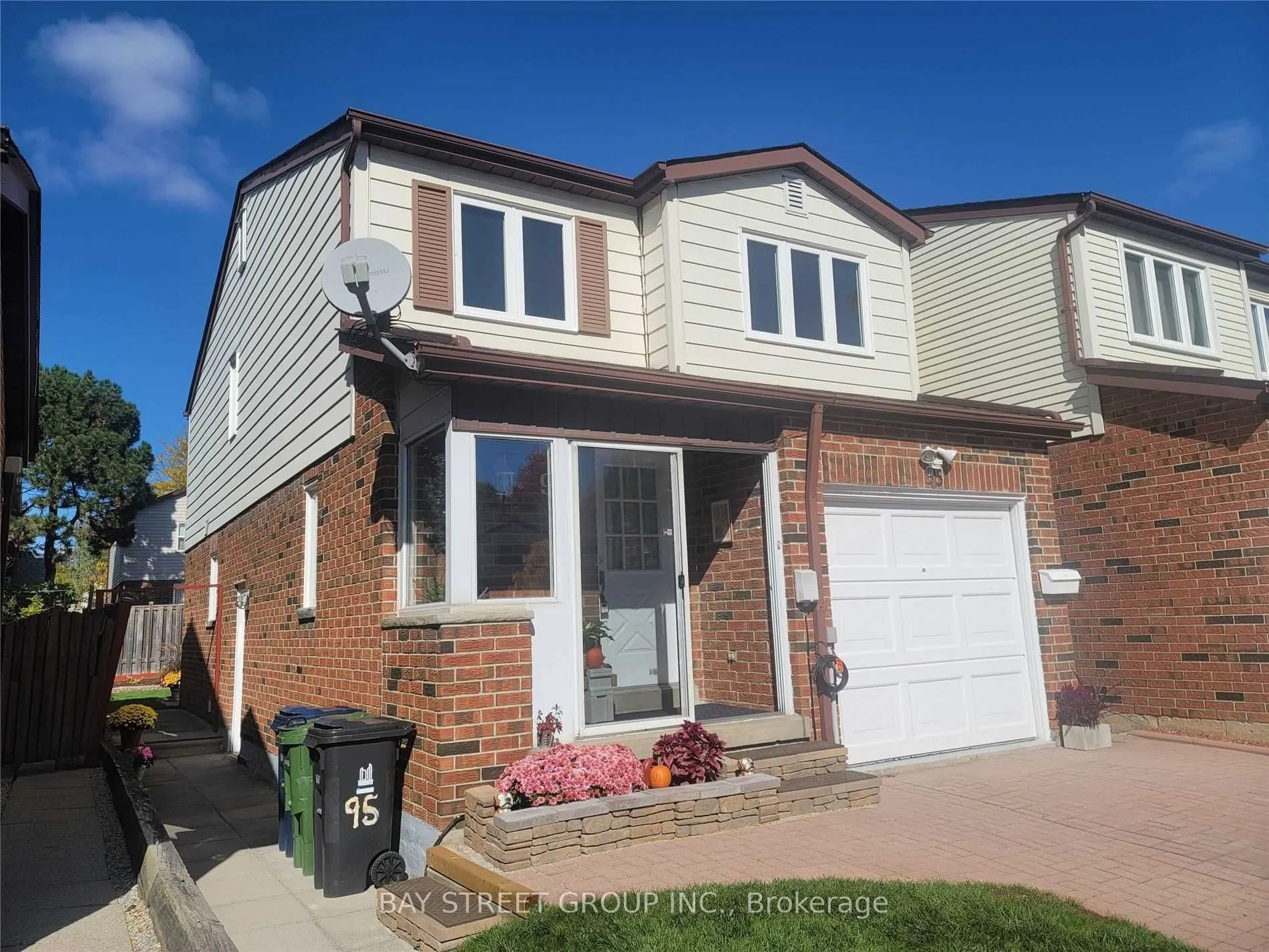 95 Fawndale Crescent