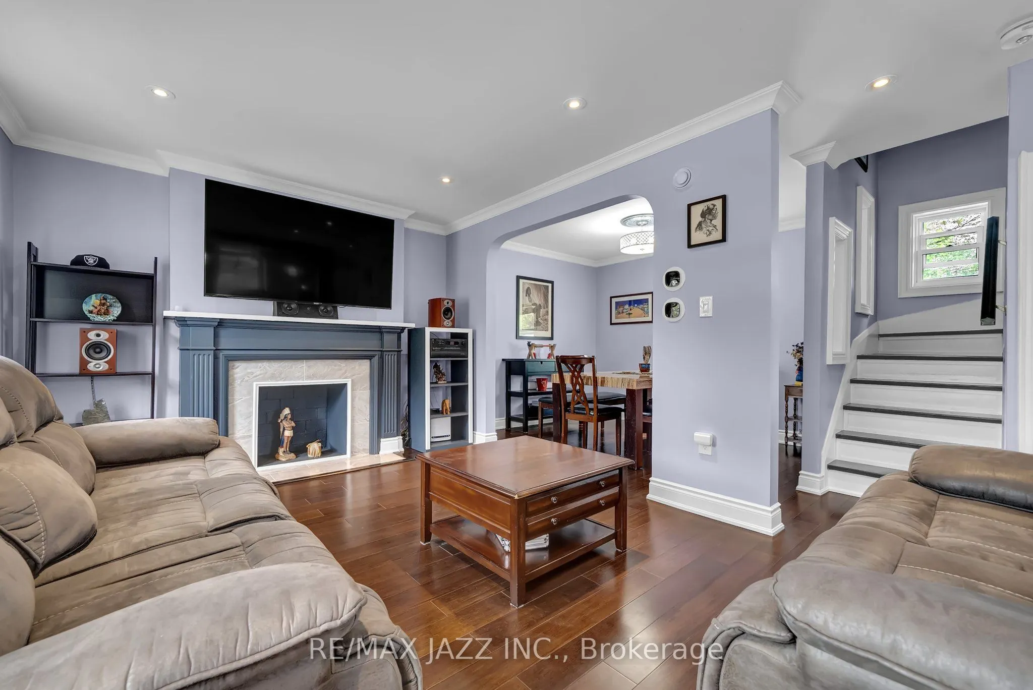 303 Gliddon Avenue