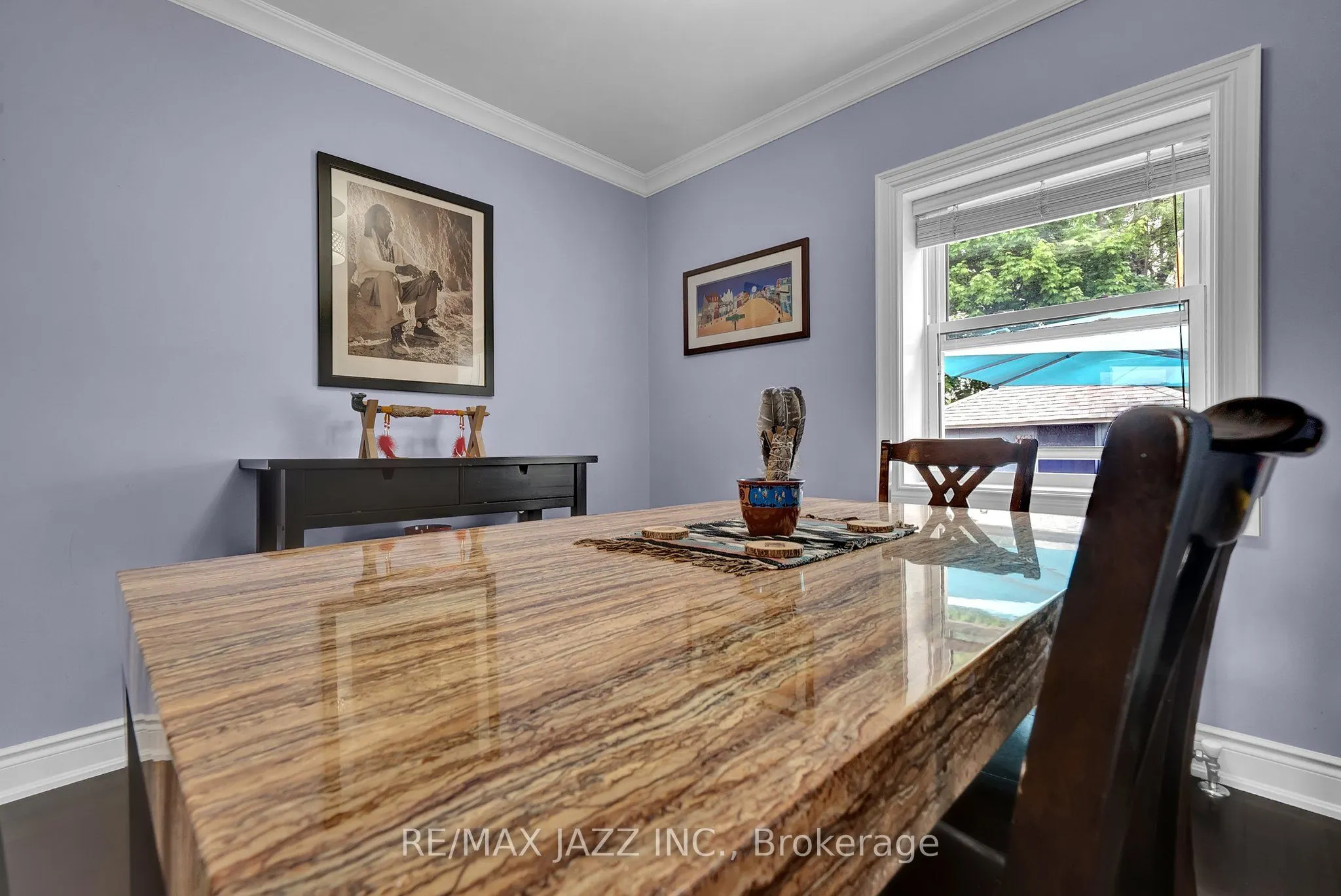 303 Gliddon Avenue