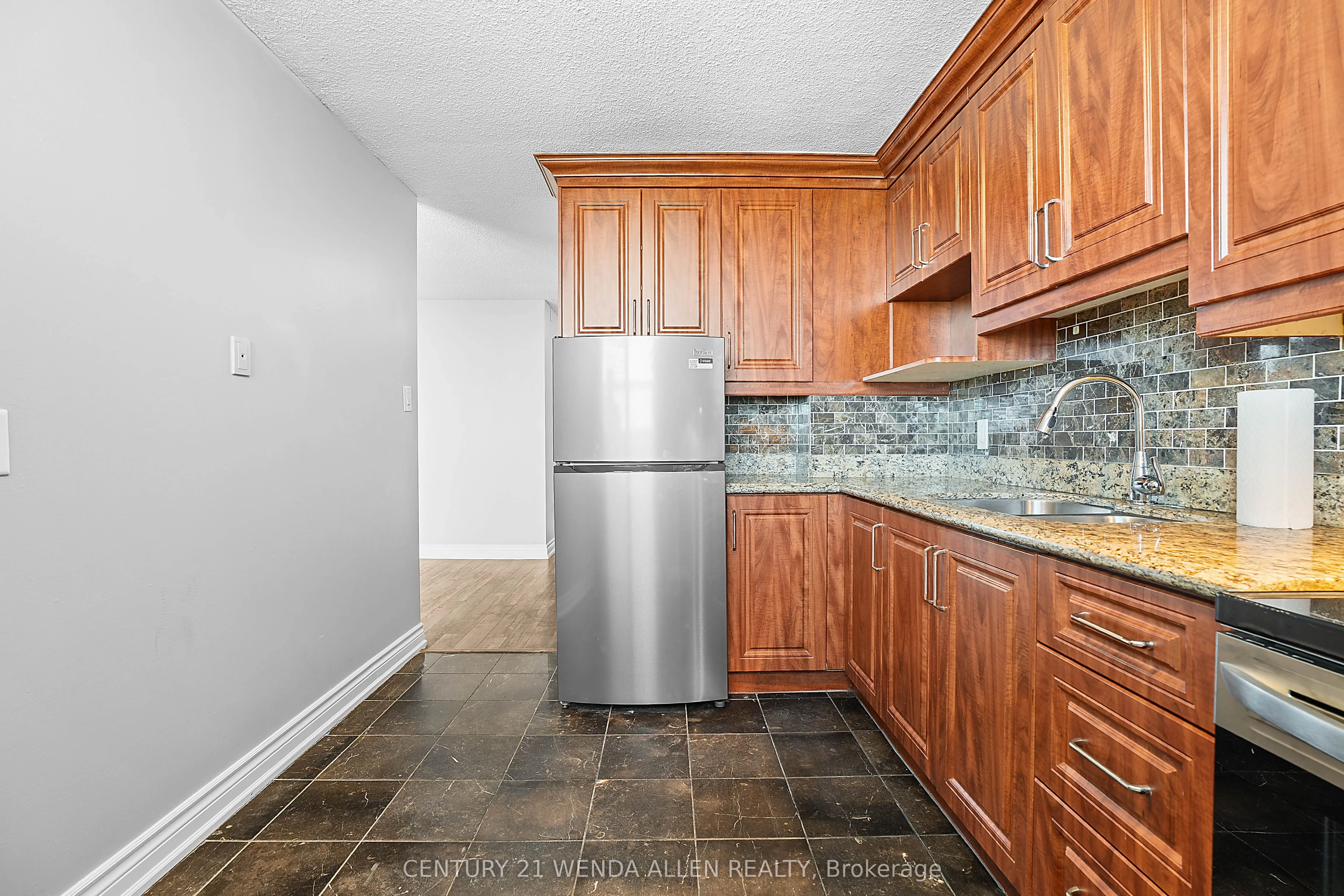 100 Wingarden Court, #1507