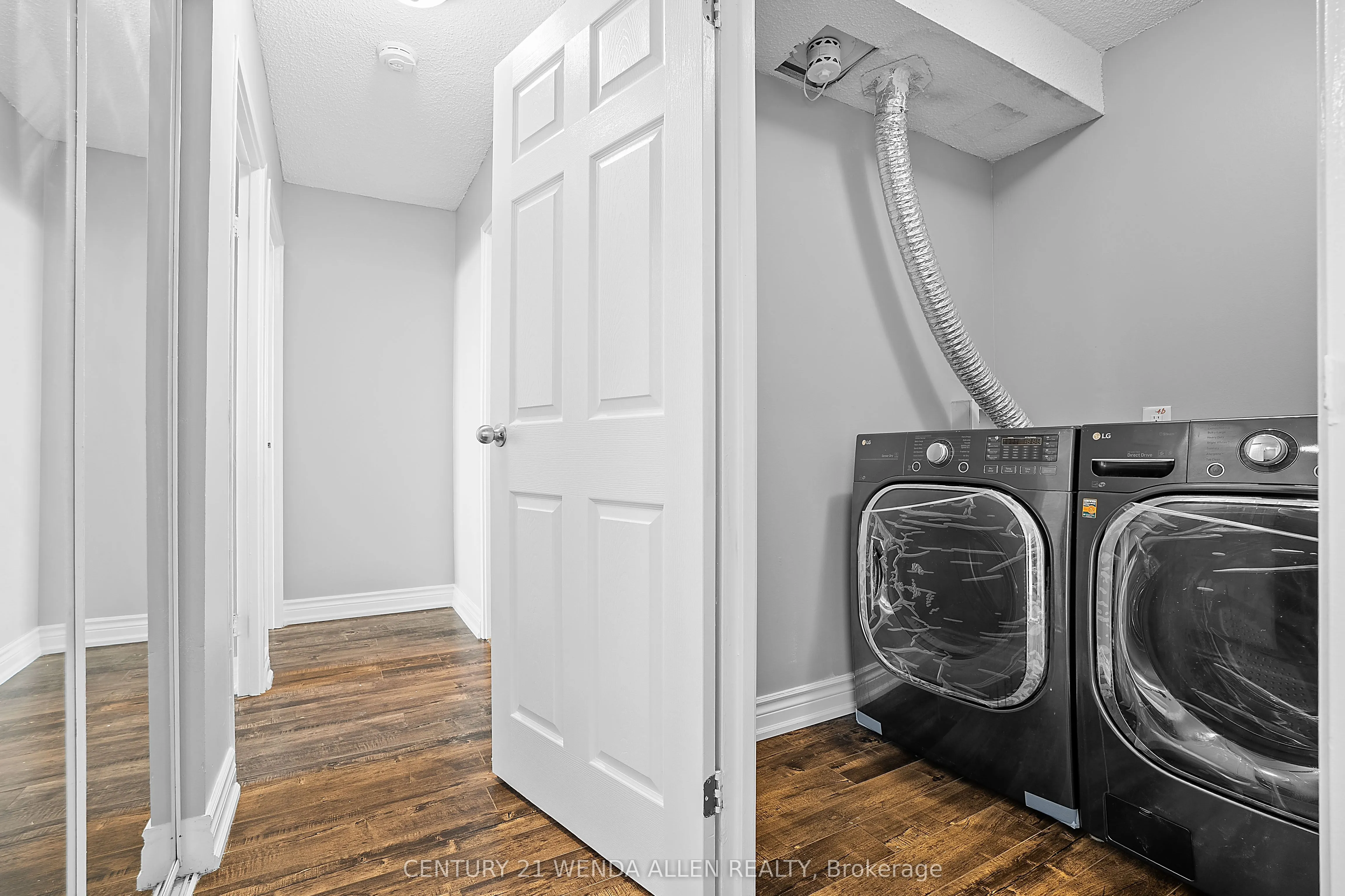 100 Wingarden Court, #1507