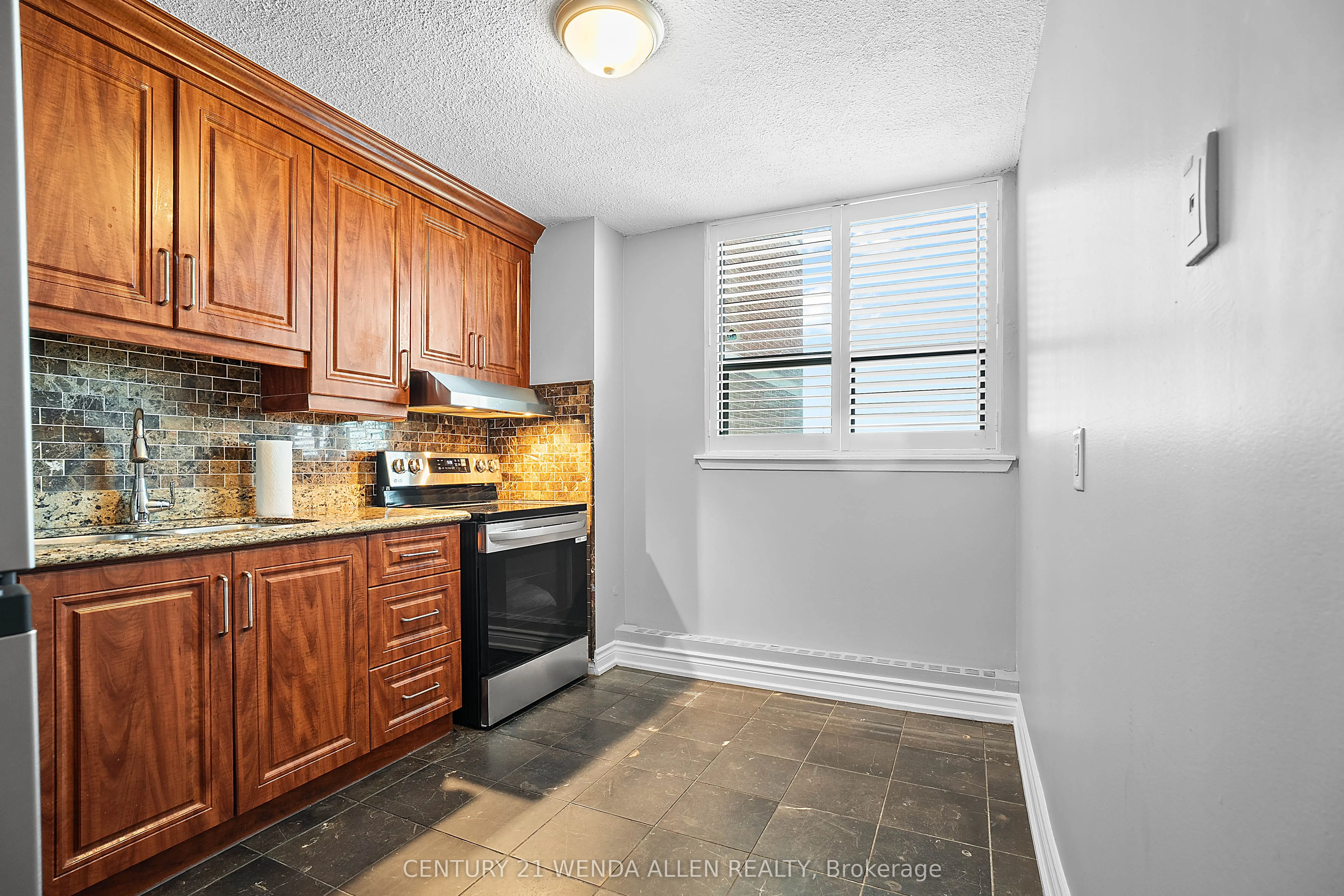 100 Wingarden Court, #1507