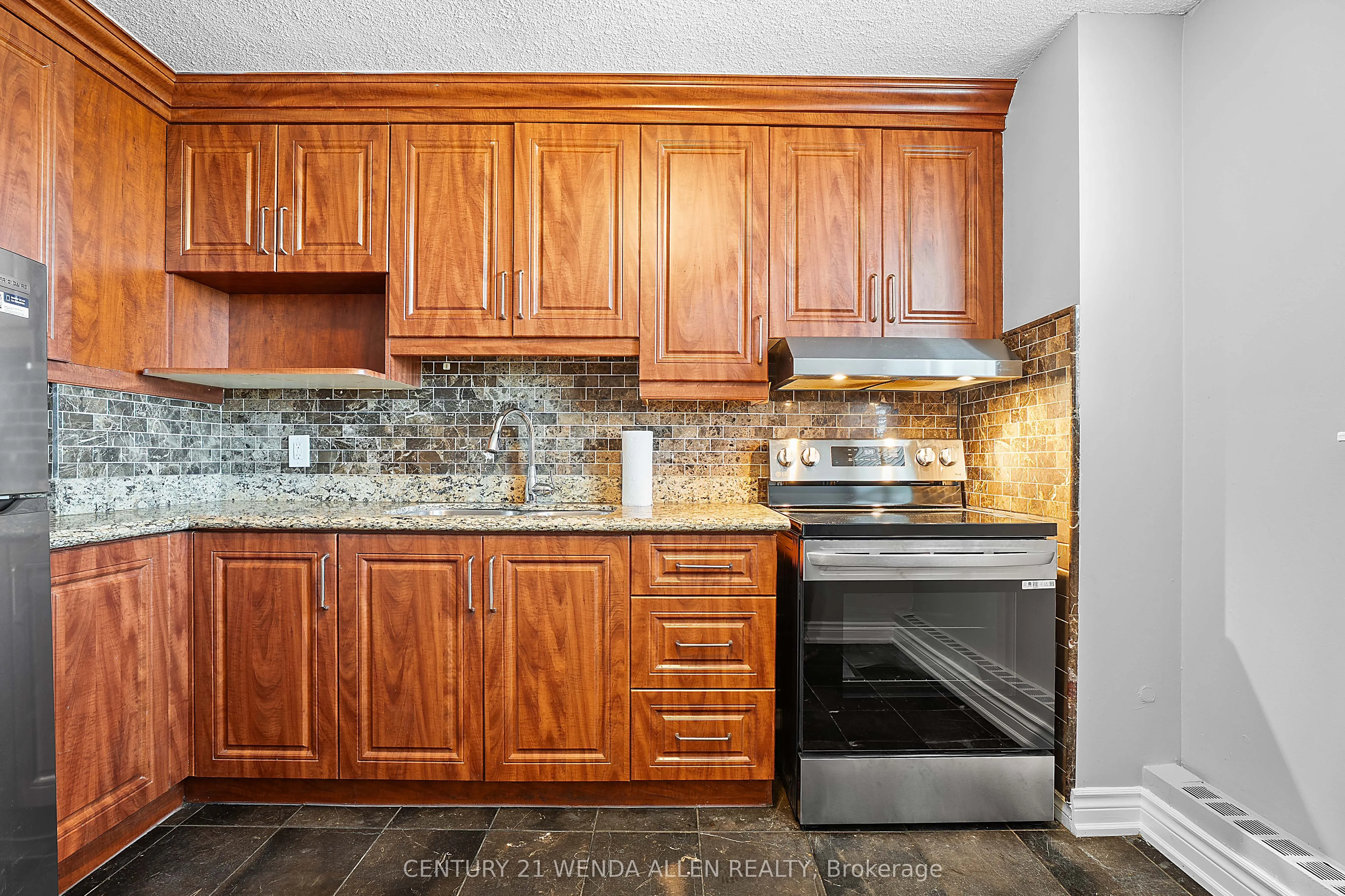 100 Wingarden Court, #1507