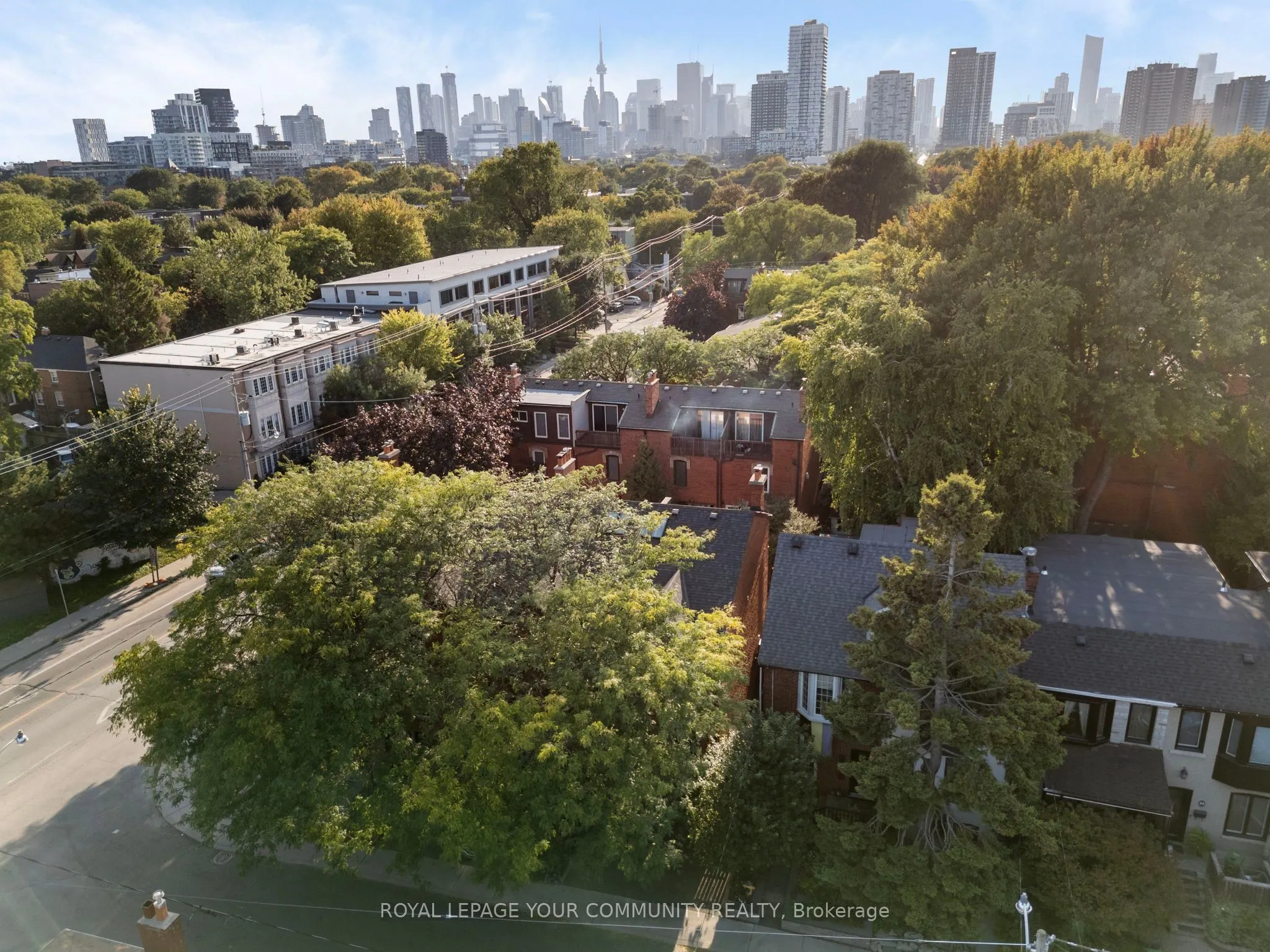 8 West Avenue