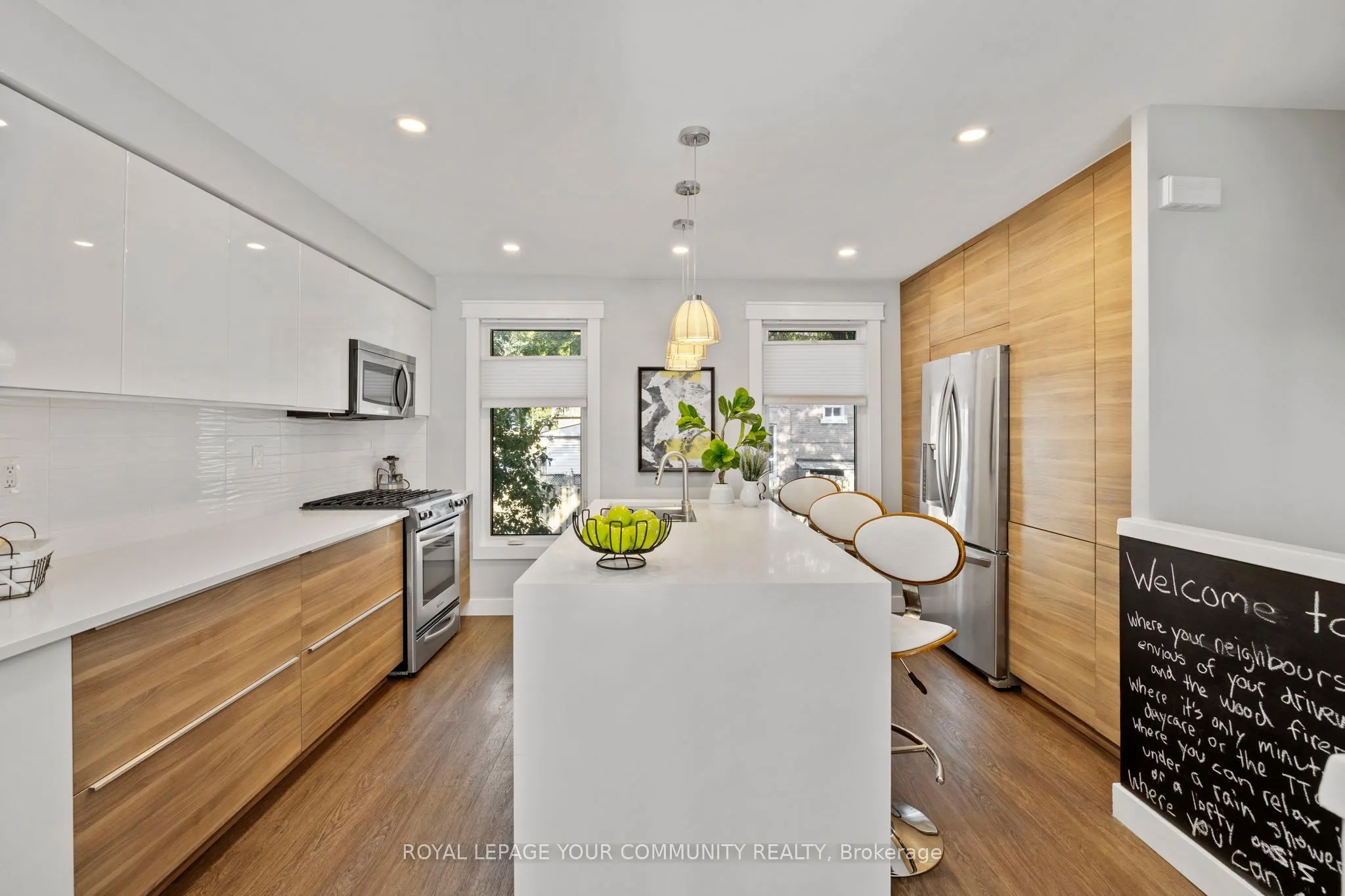 8 West Avenue