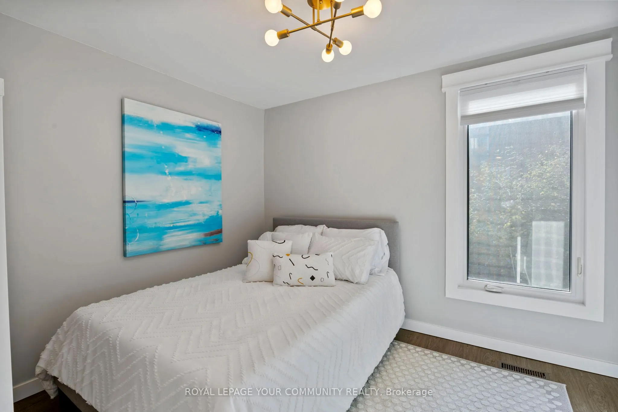 8 West Avenue
