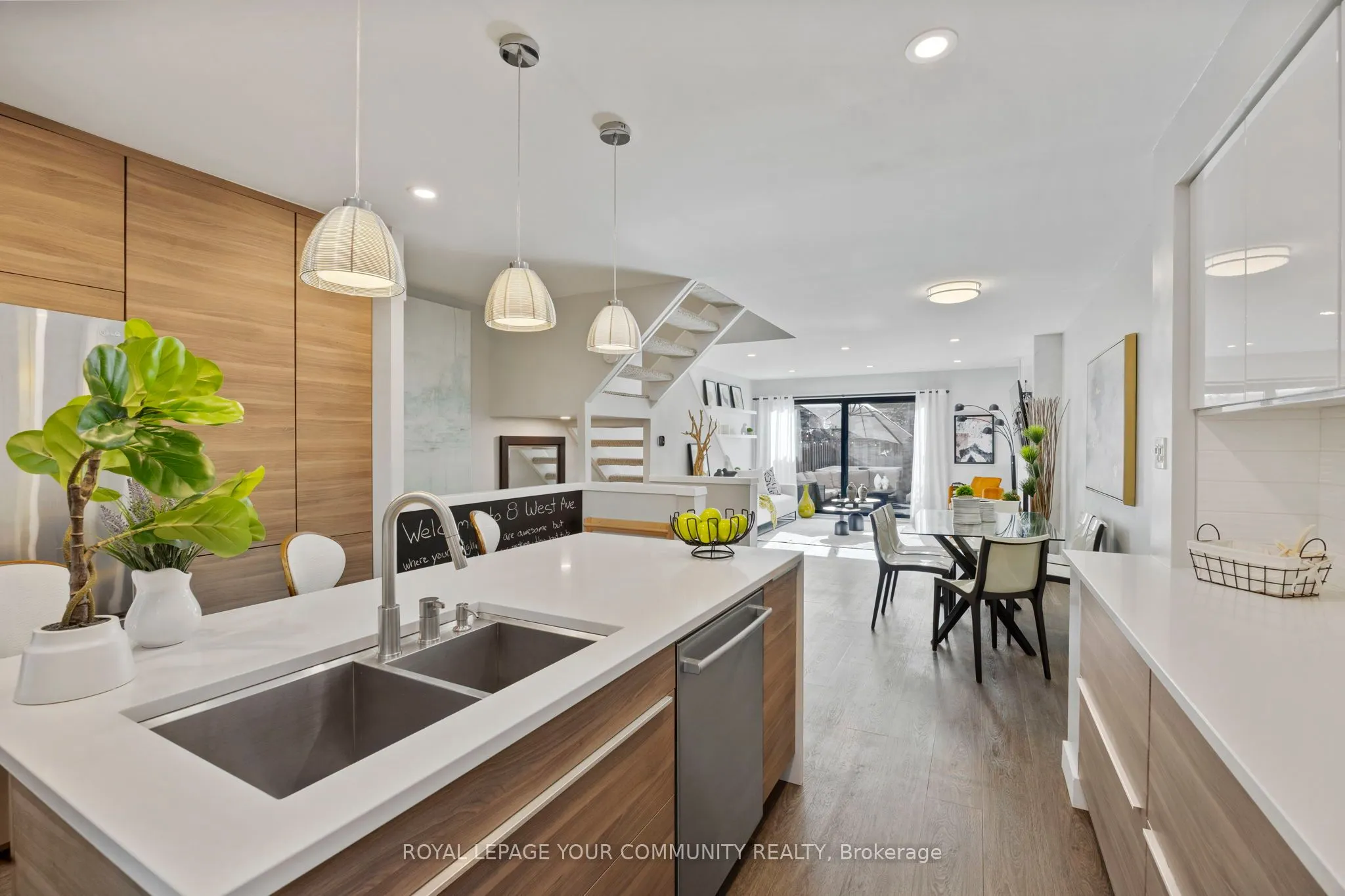 8 West Avenue