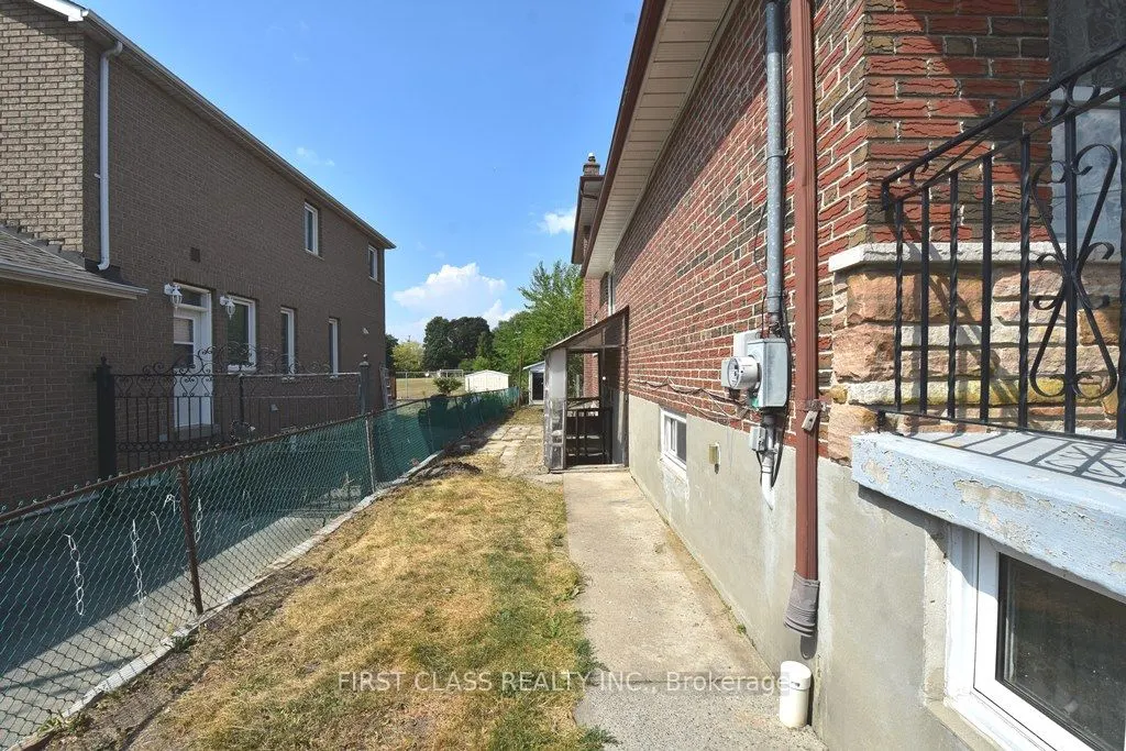 82 Gooderham Drive