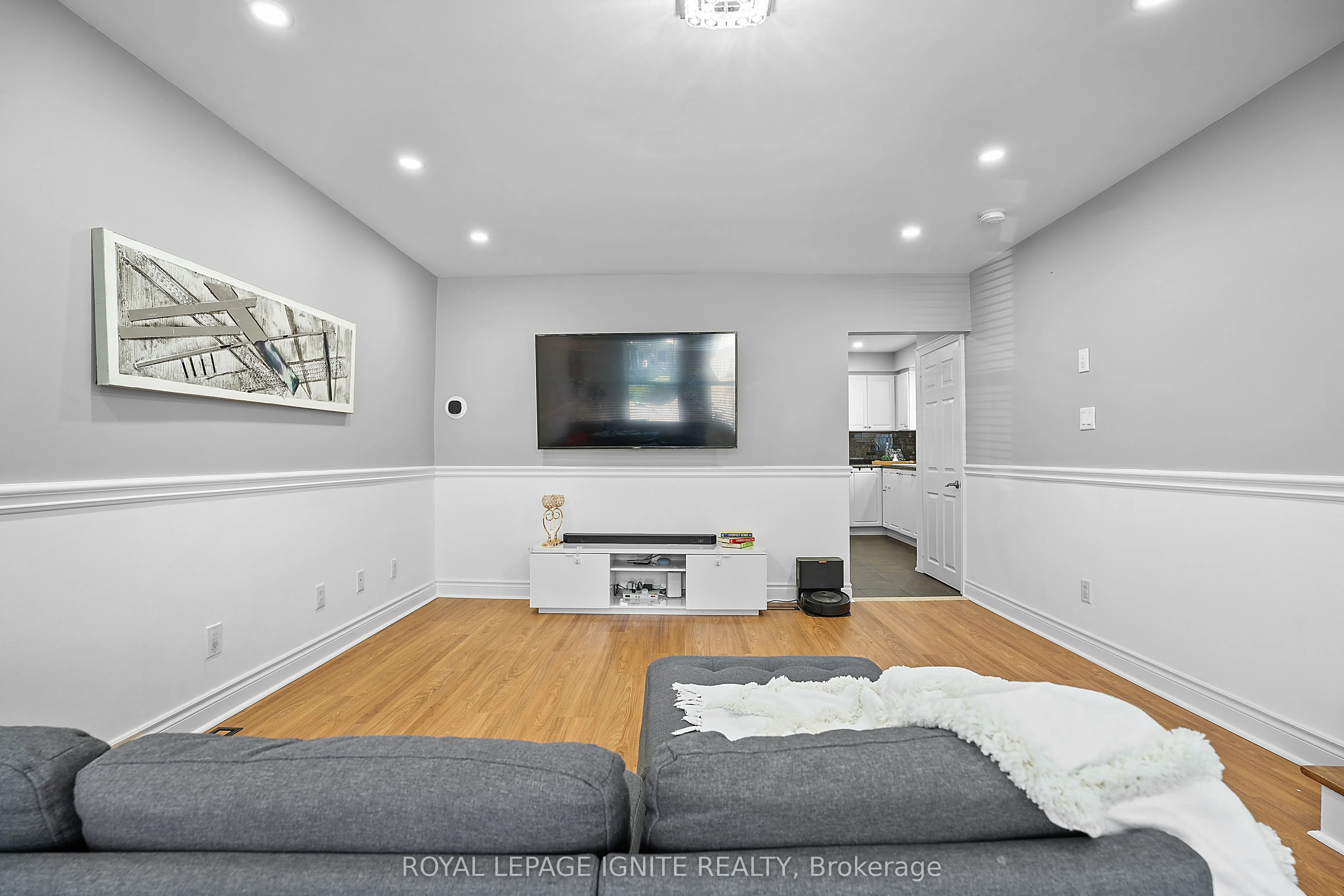 222 Barkley Crescent