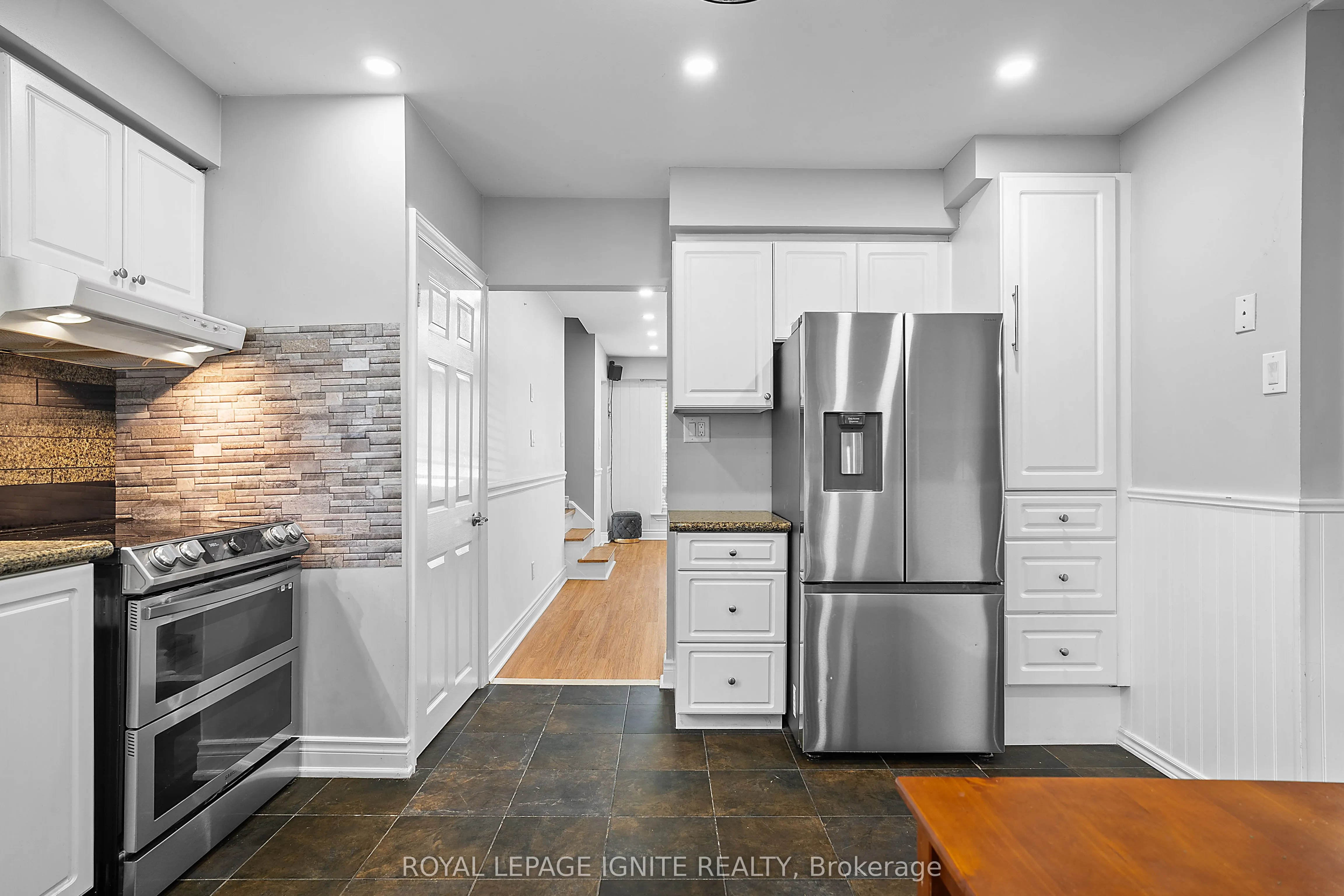 222 Barkley Crescent