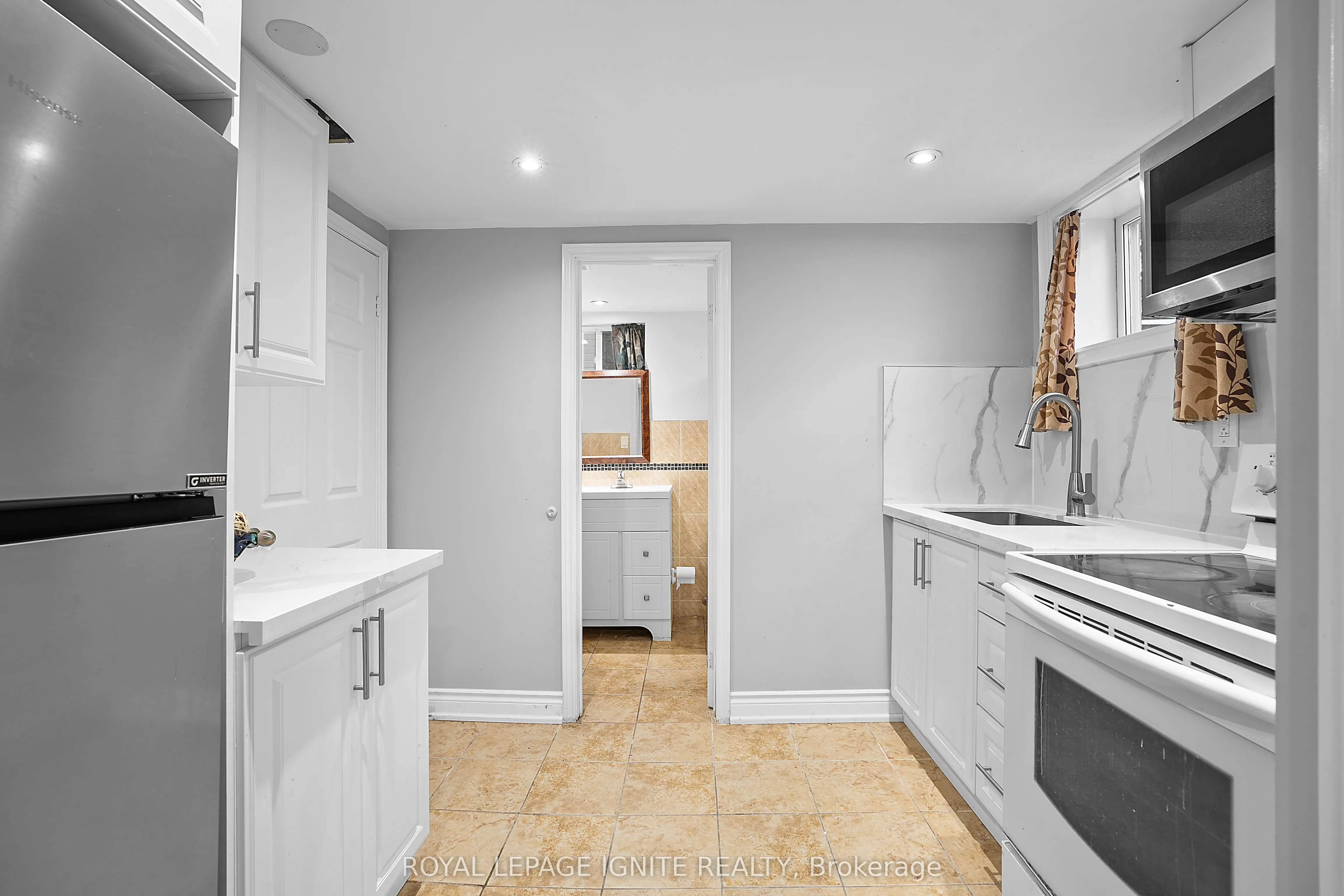 222 Barkley Crescent