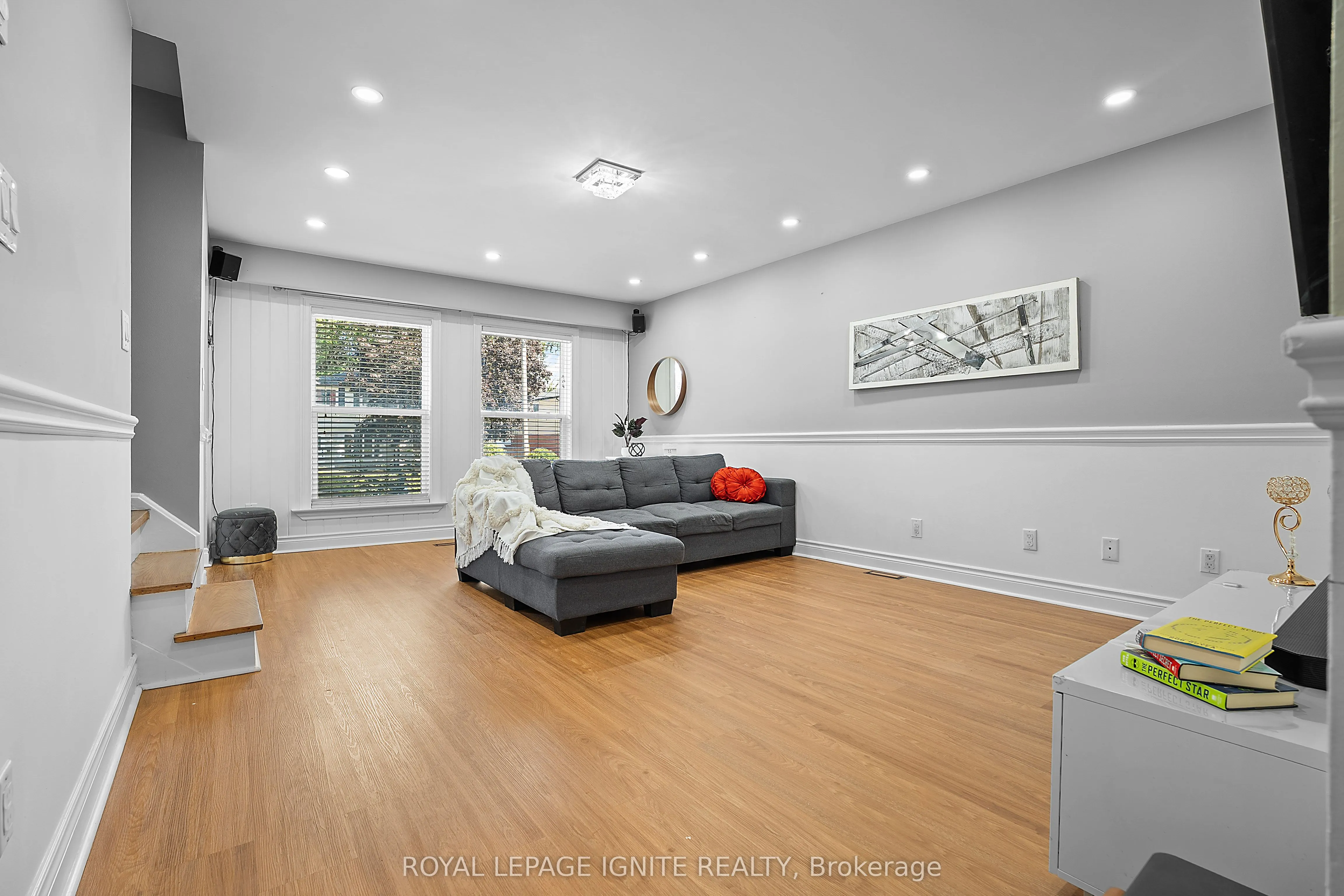 222 Barkley Crescent