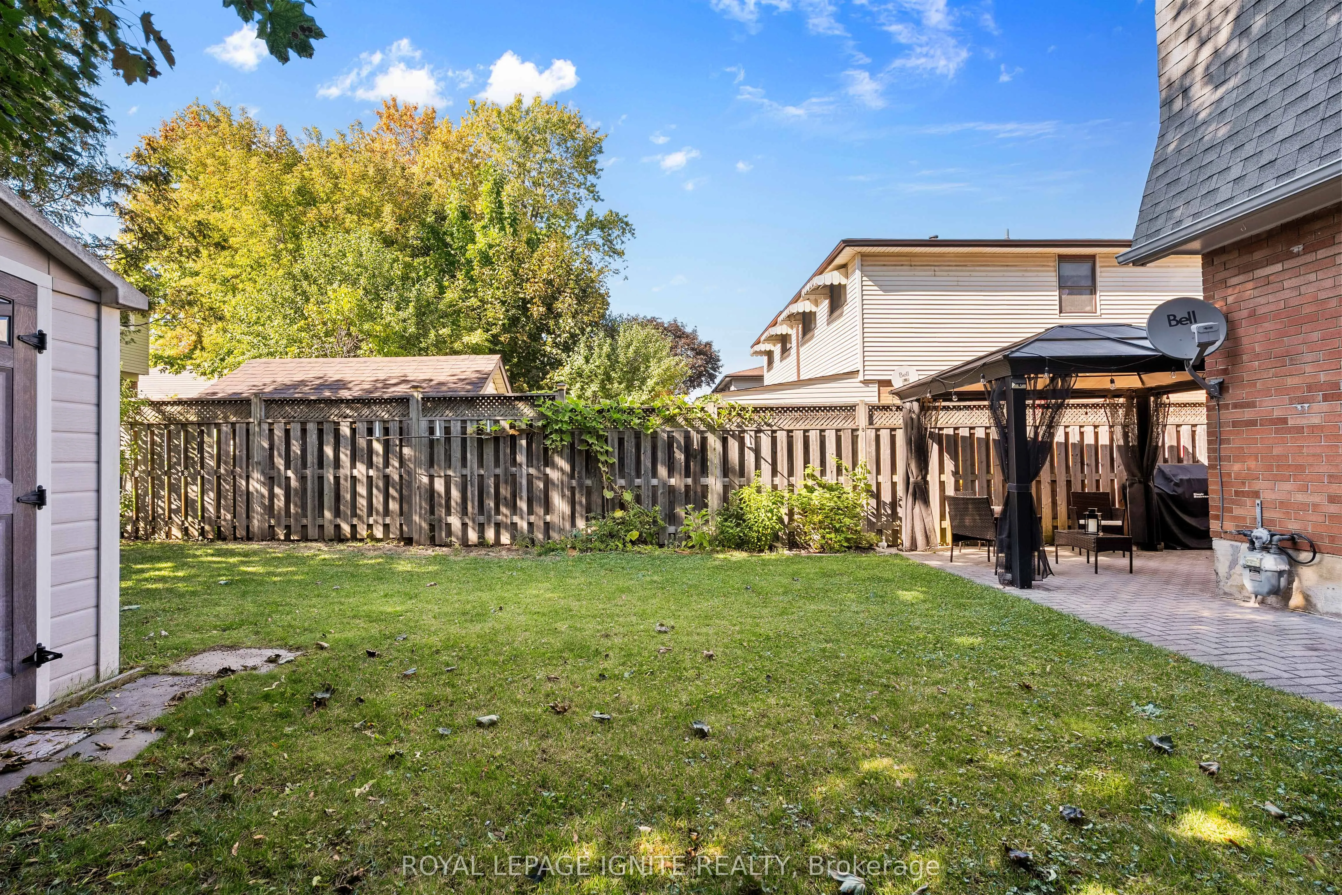 222 Barkley Crescent