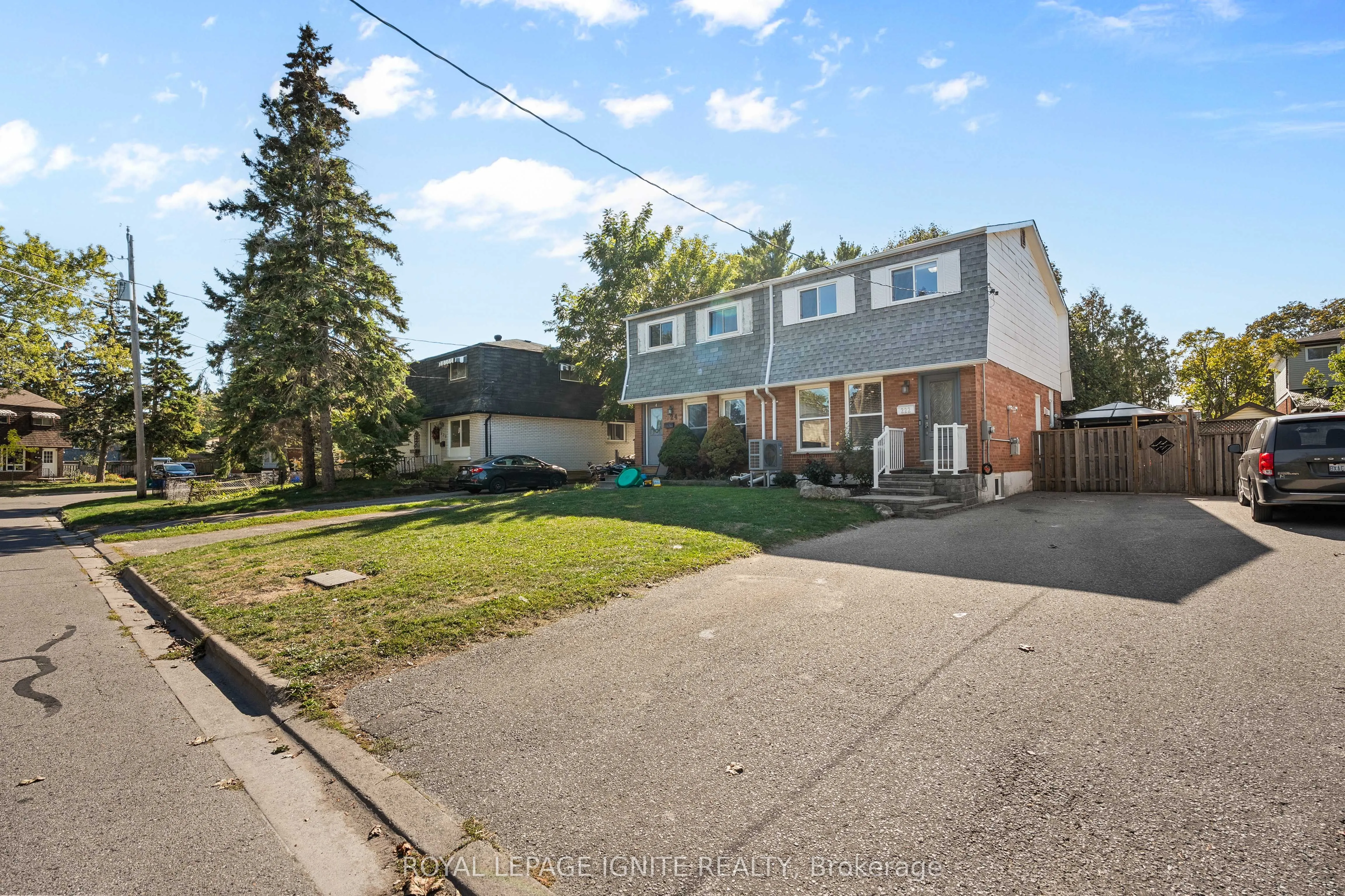 222 Barkley Crescent