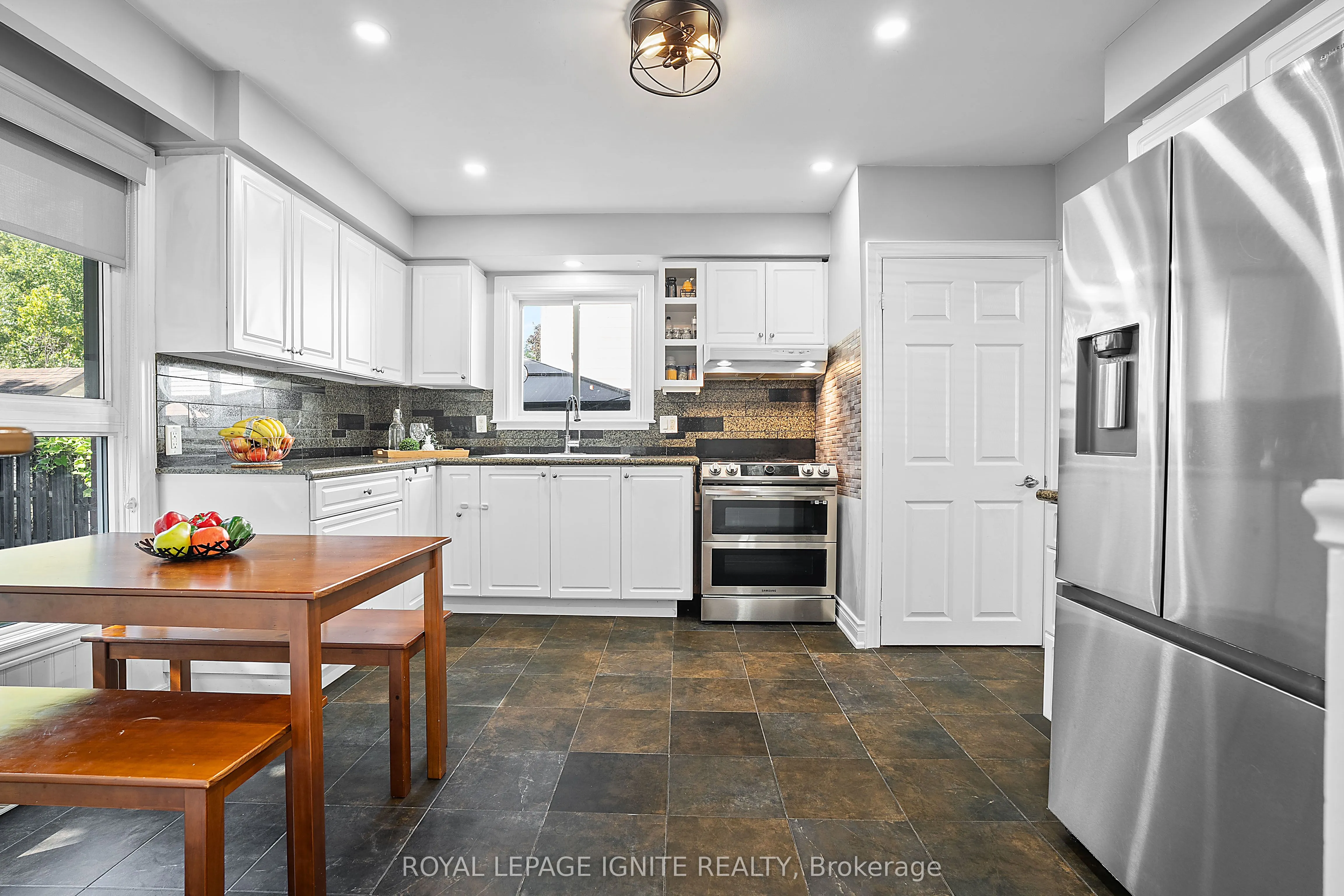 222 Barkley Crescent