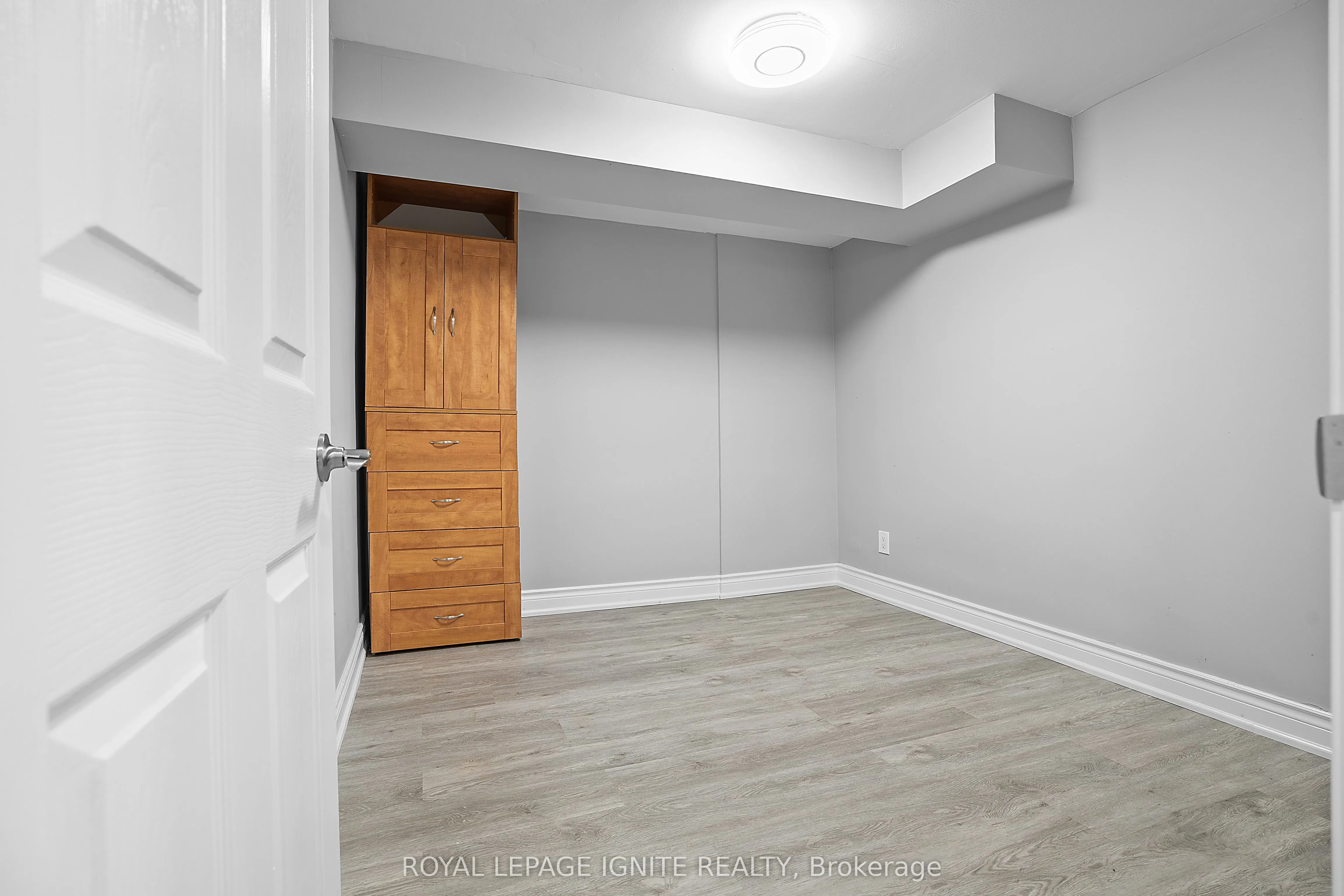 222 Barkley Crescent