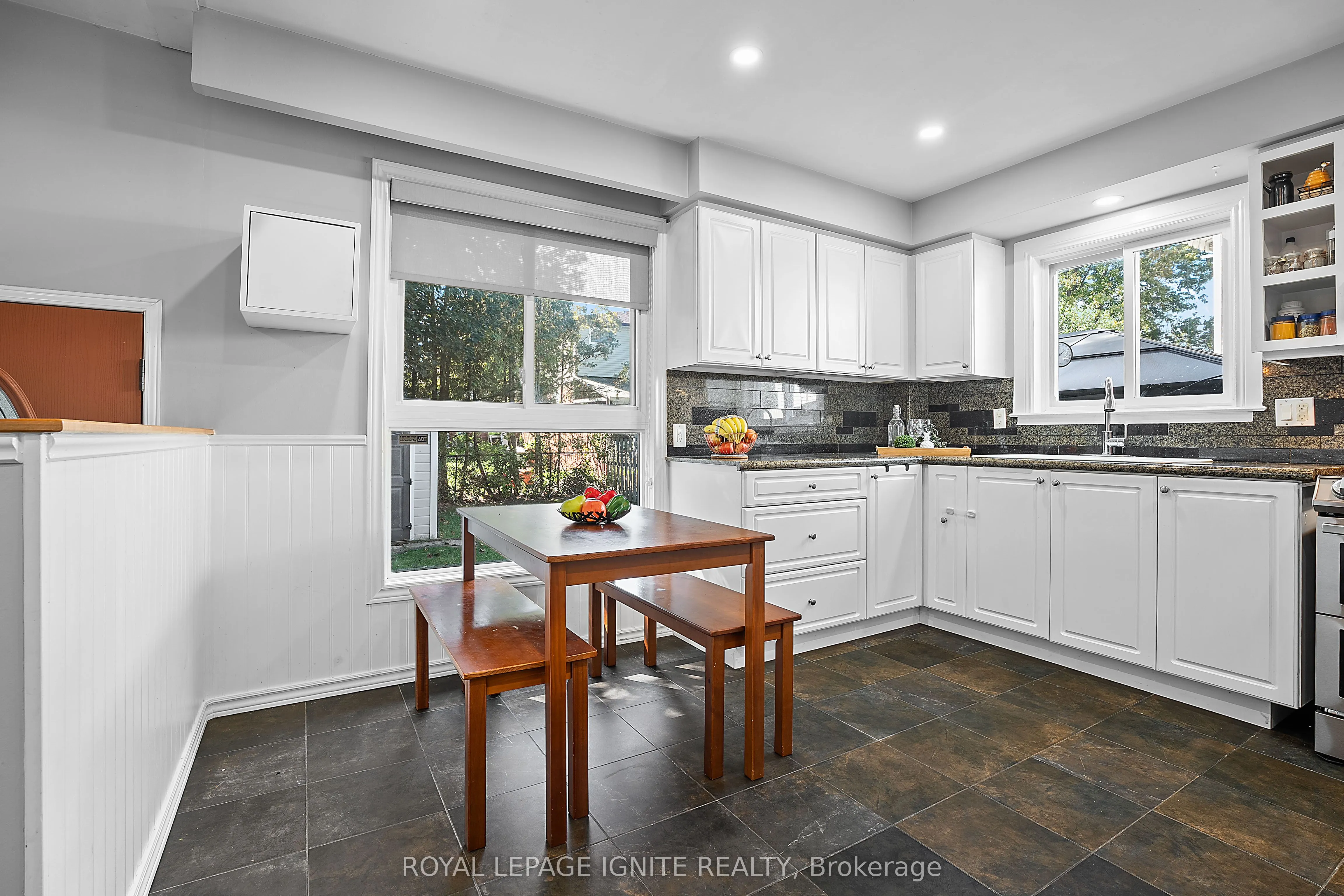 222 Barkley Crescent