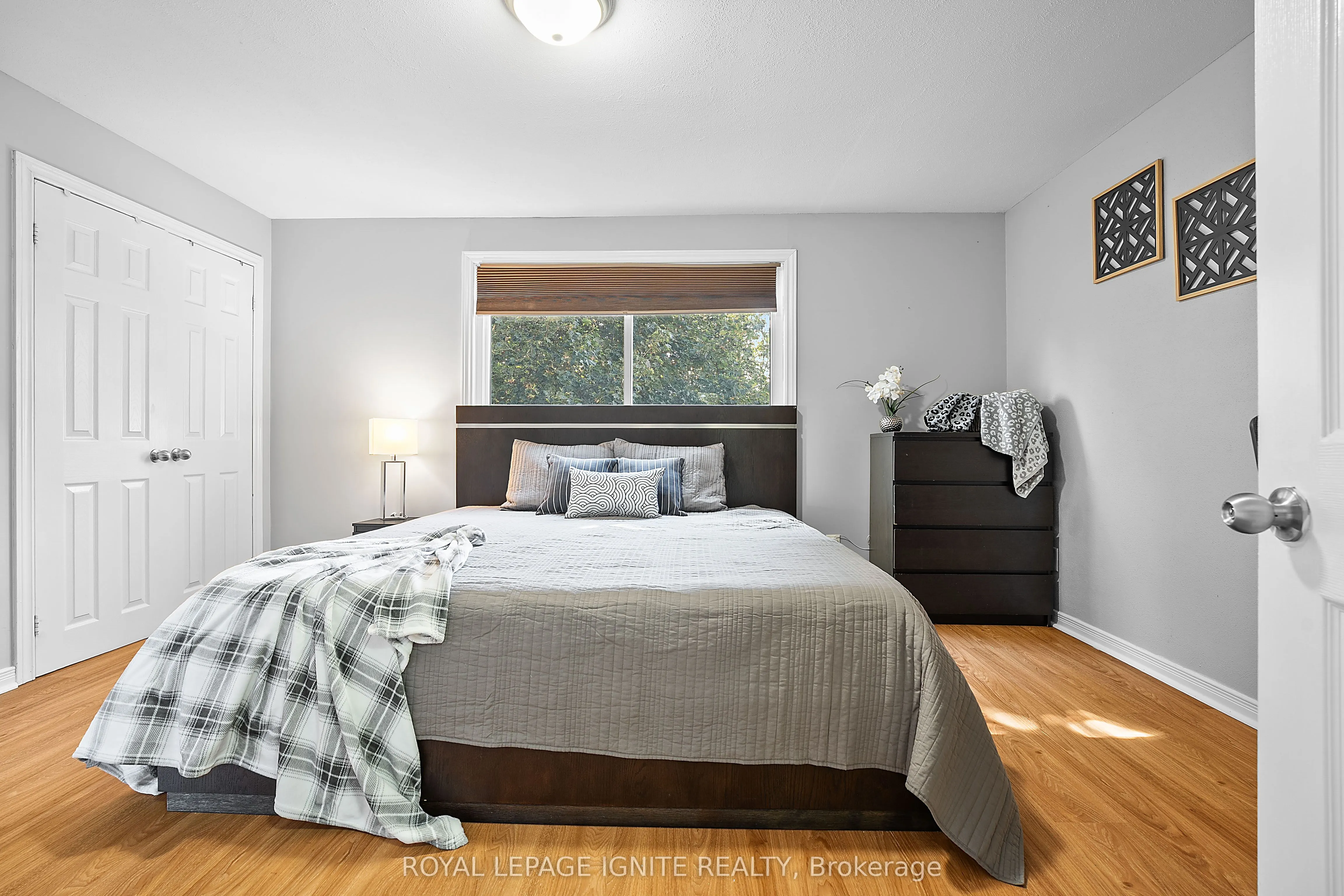 222 Barkley Crescent