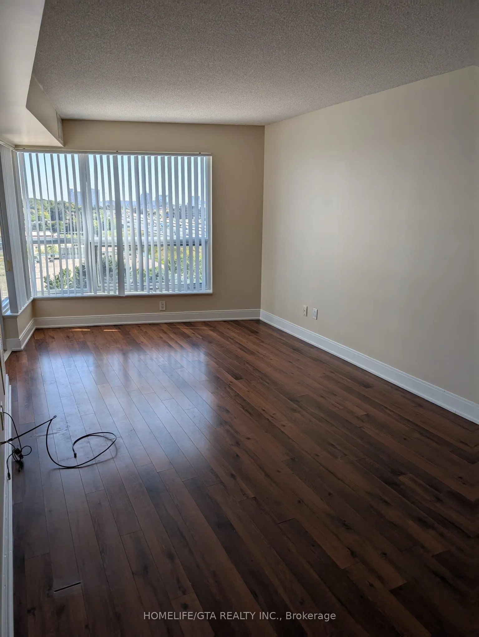 125 Village Green Square, #1002