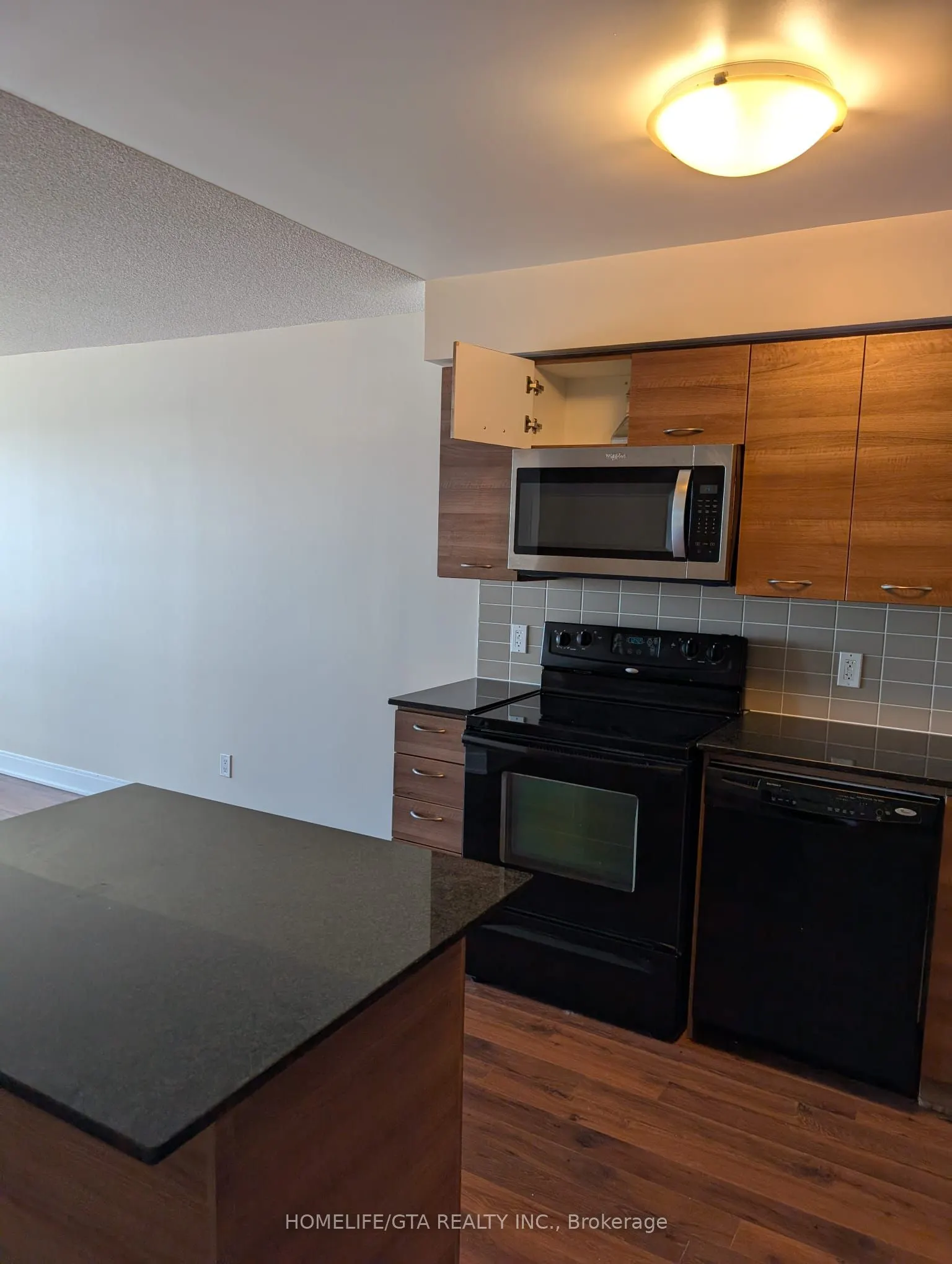 125 Village Green Square, #1002